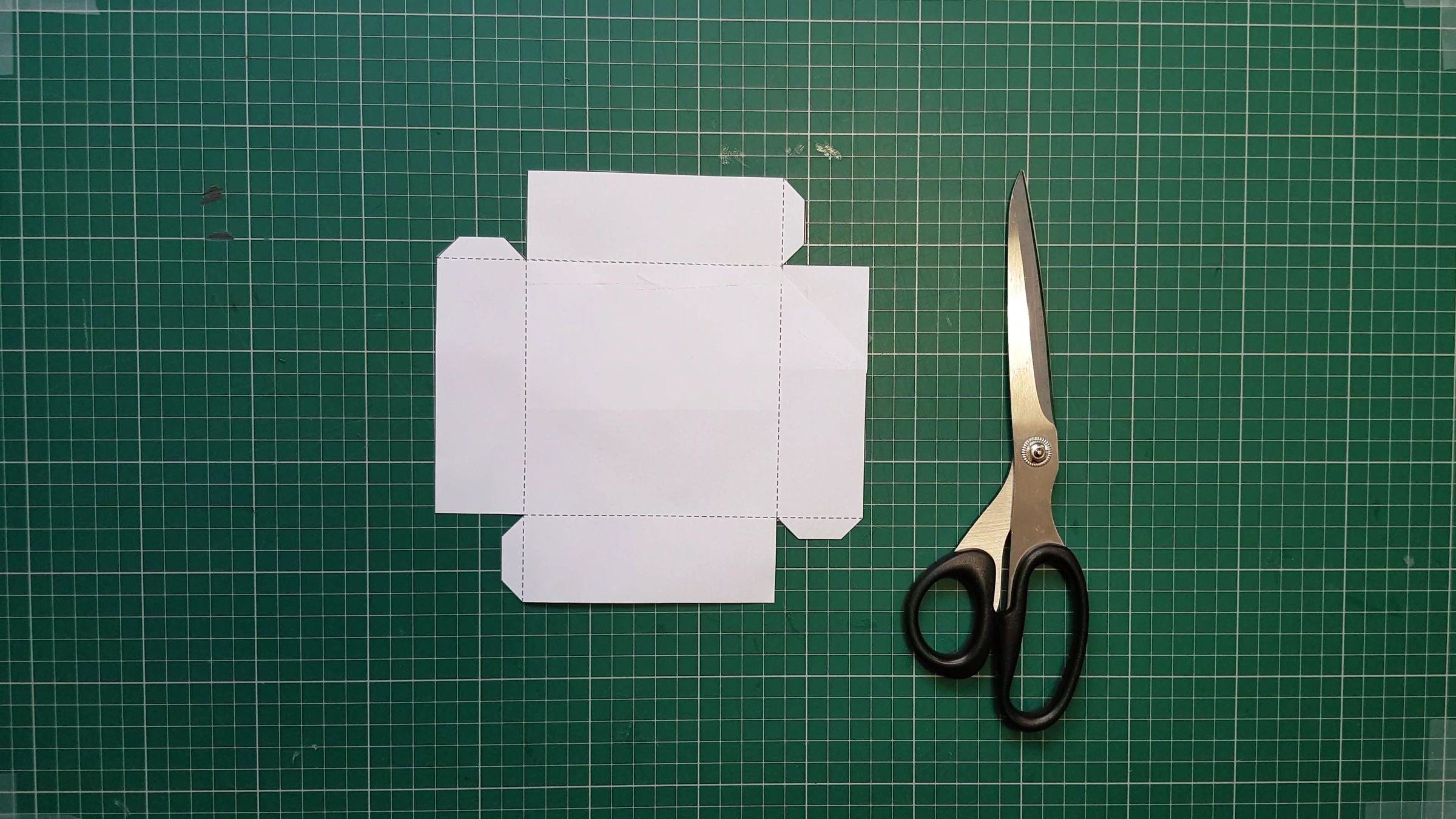 01-Print and cut the Template 03.jpg