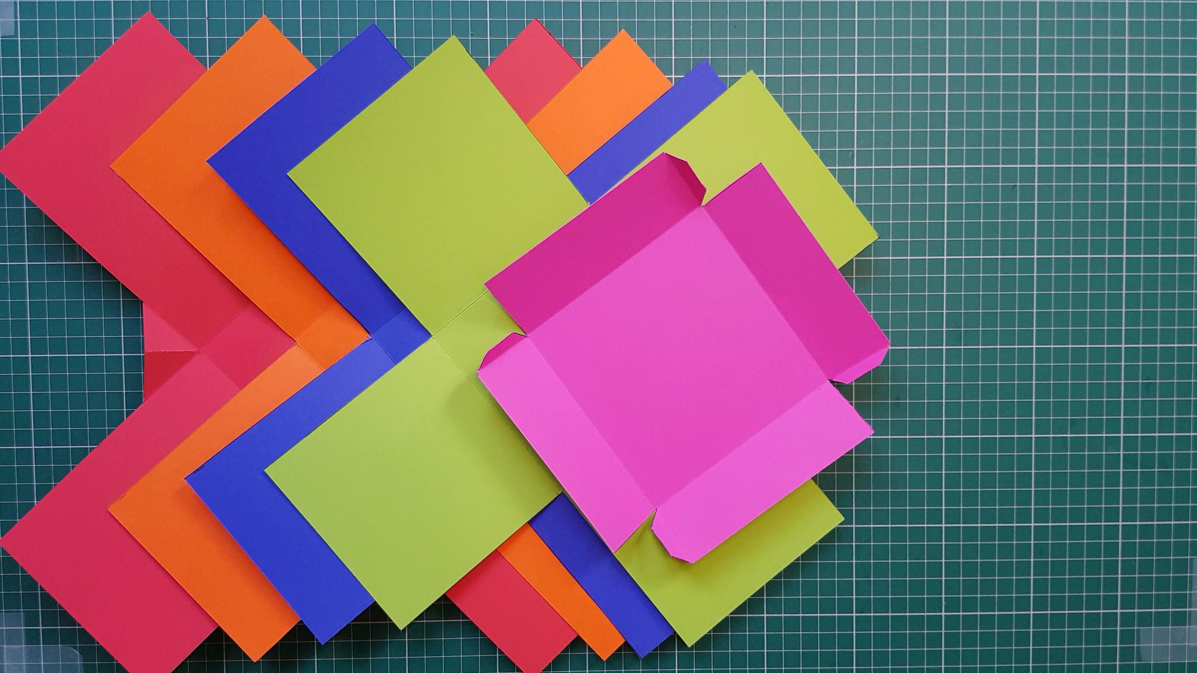 02-Cut out the layers and box cover 07.jpg