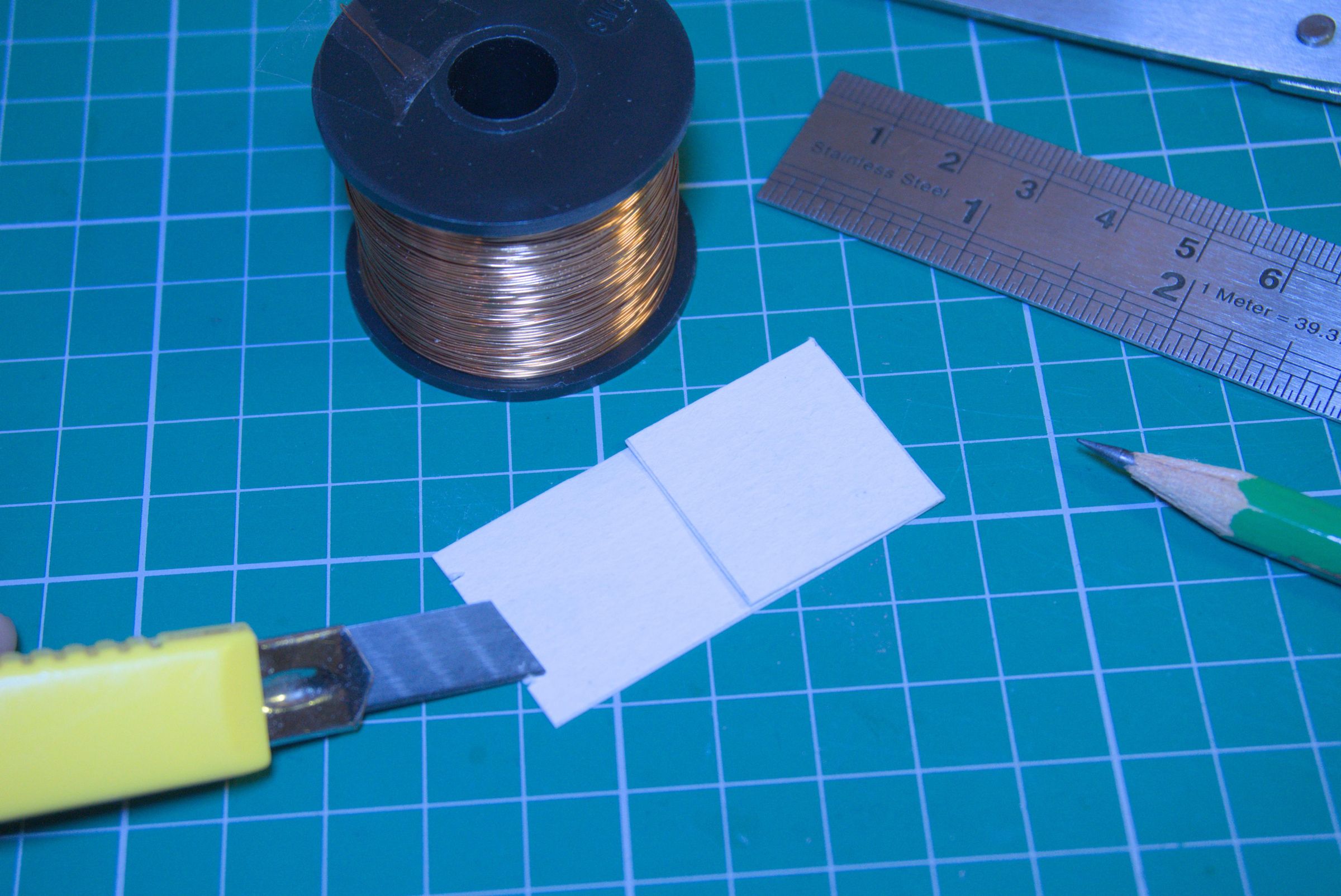 02_slits_cardboard_coil.jpg