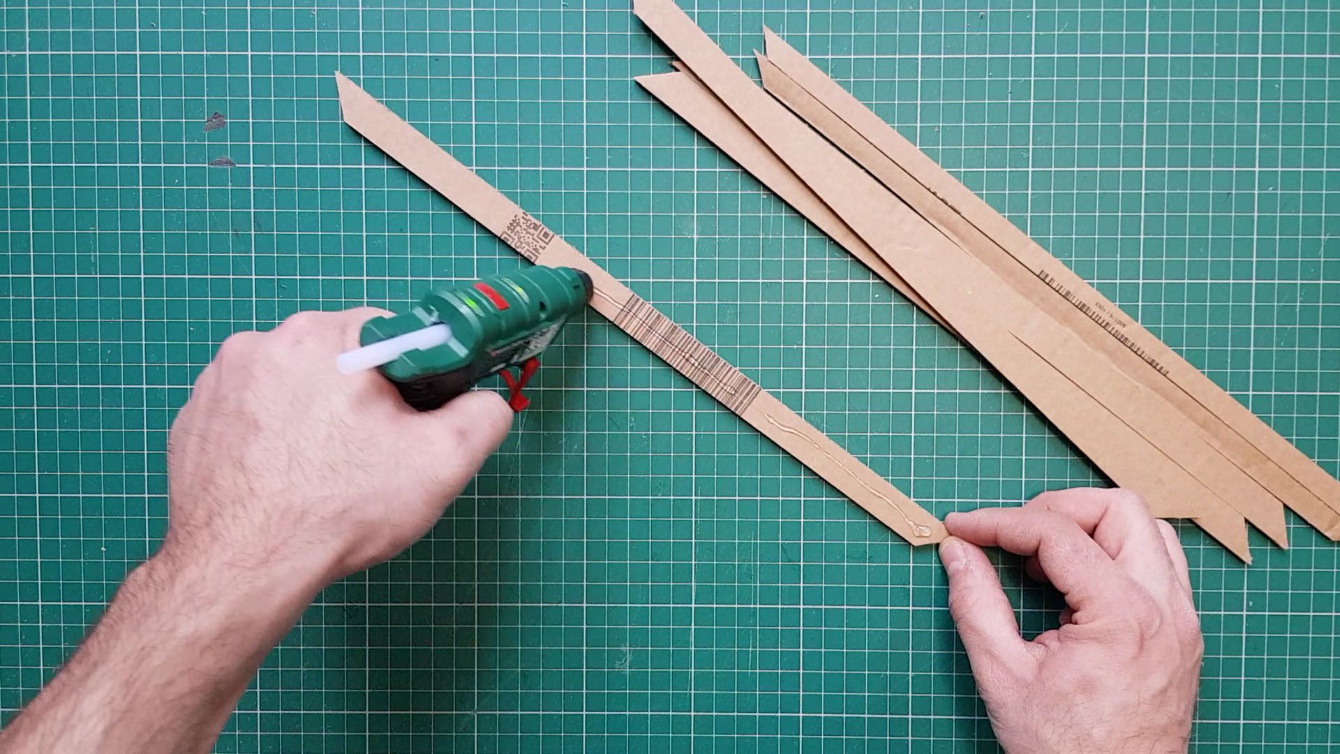03 - Make a cardboard Frame 02.jpg