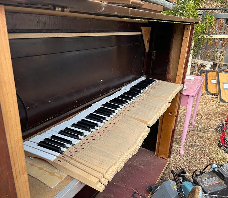 0_piano_keys1_LR.jpg