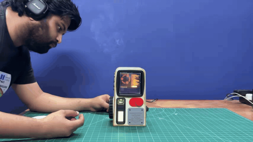 100.gif