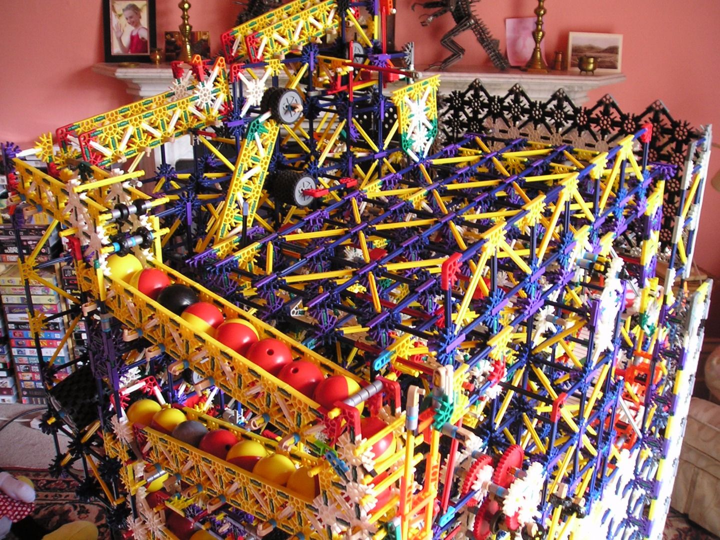 11 K'Nex Fruit Machine Mark 3 - Top View.JPG