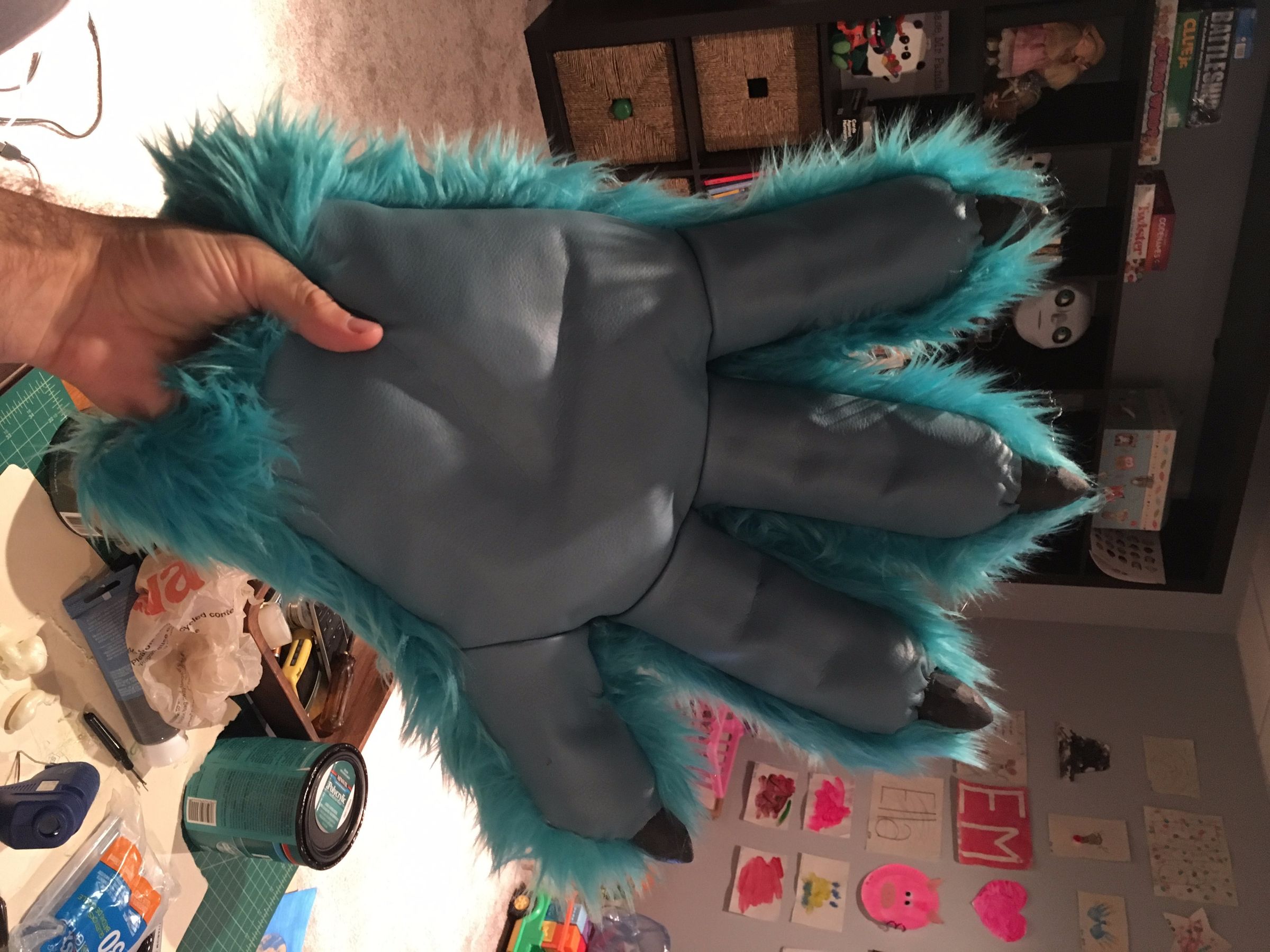 17 - Hands.JPG