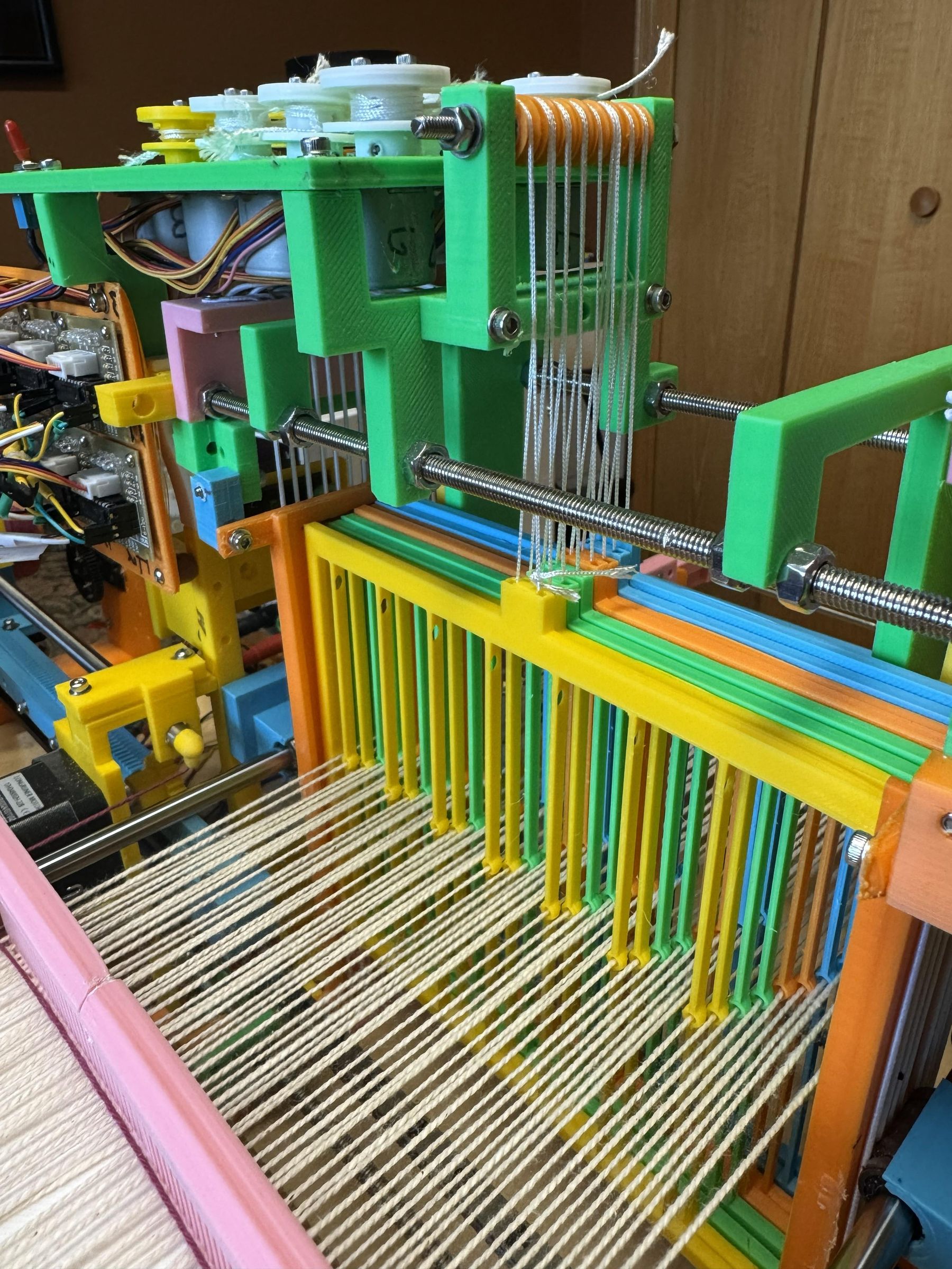 1_Heddles_side_4090.jpg