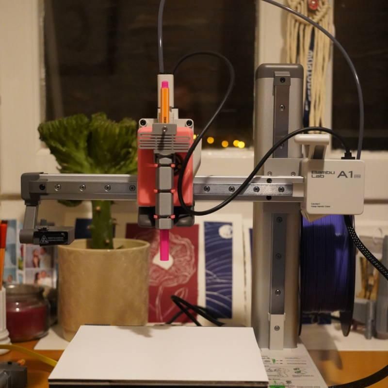 3dplotter_pen_holder_bambu_lab_a1_mini.jpg