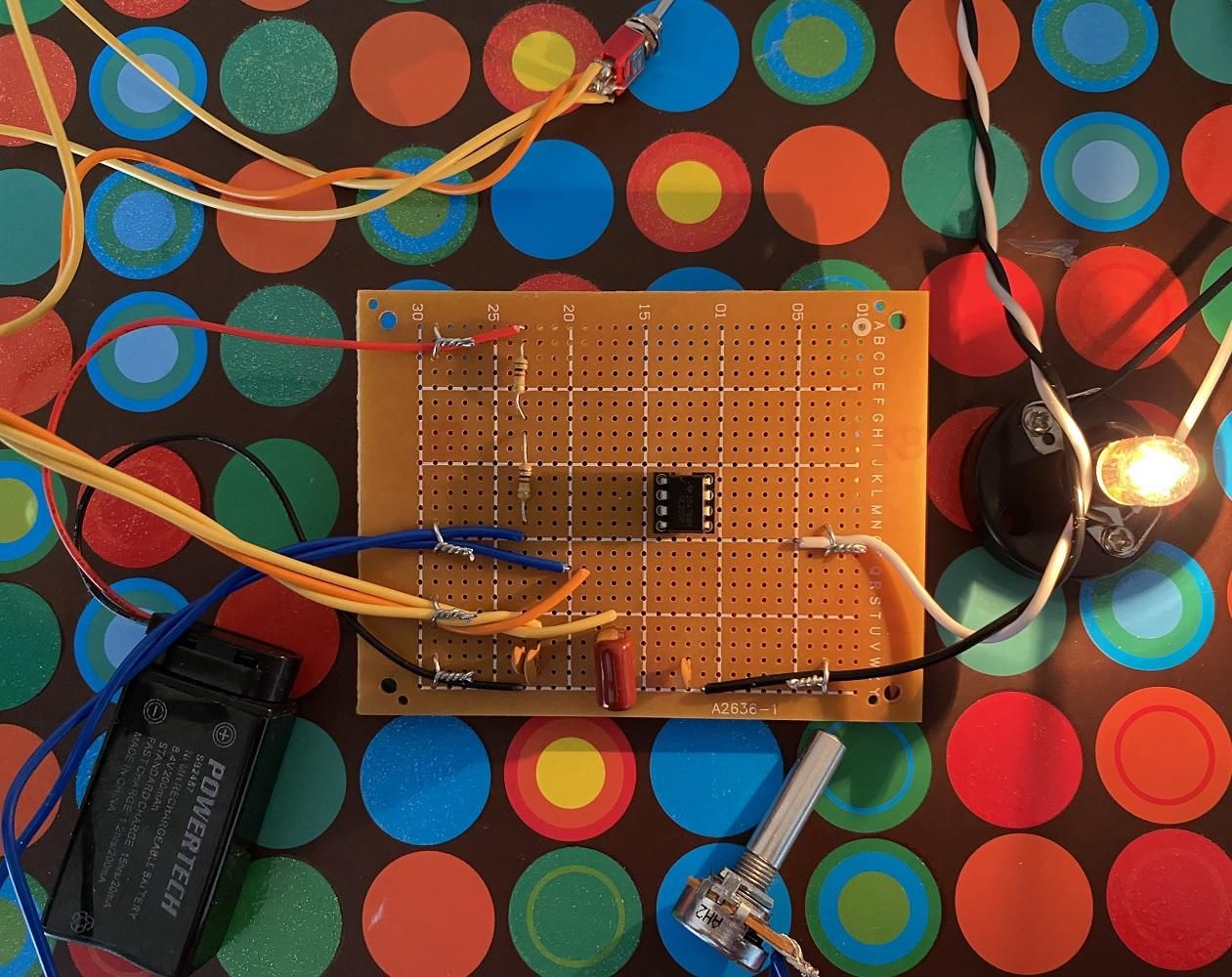 555 Timer Oscillator 01 Device.jpg
