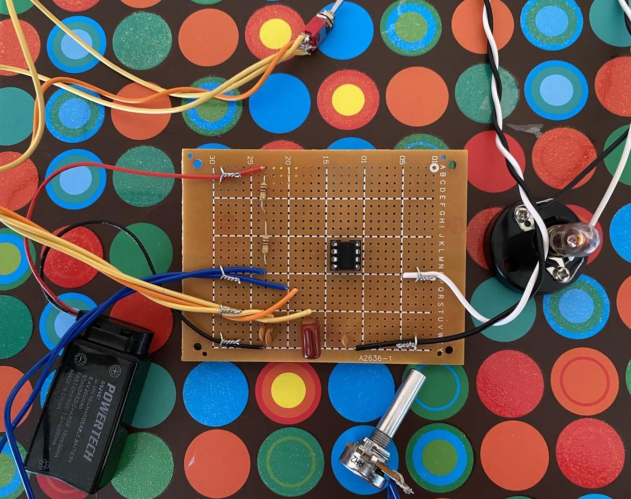 555 Timer Oscillator 07 Step 04 Testing Photo 2.jpg