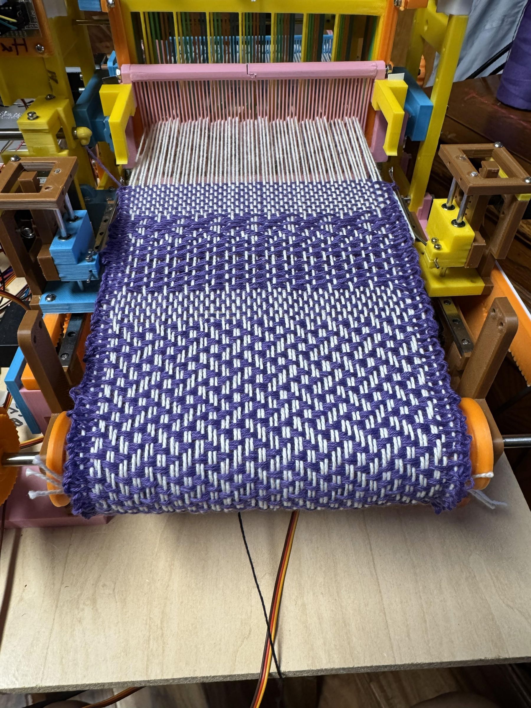 5_Weave_On_Table_14070.jpg