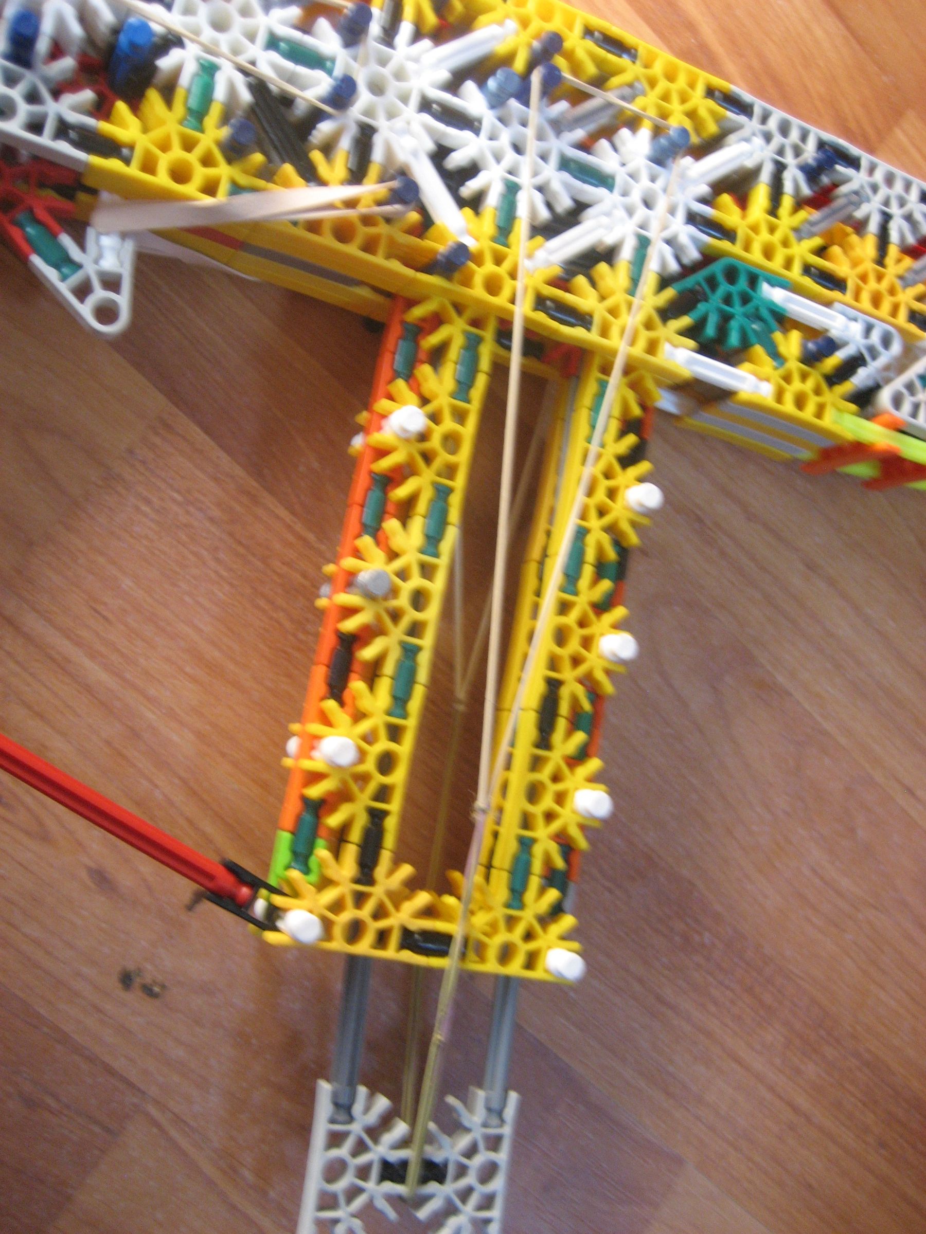 AA-12 (knex 9) 004.jpg
