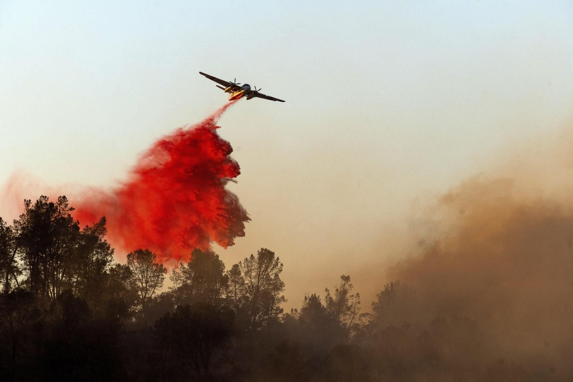 AeroFireAirTanker01.jpg