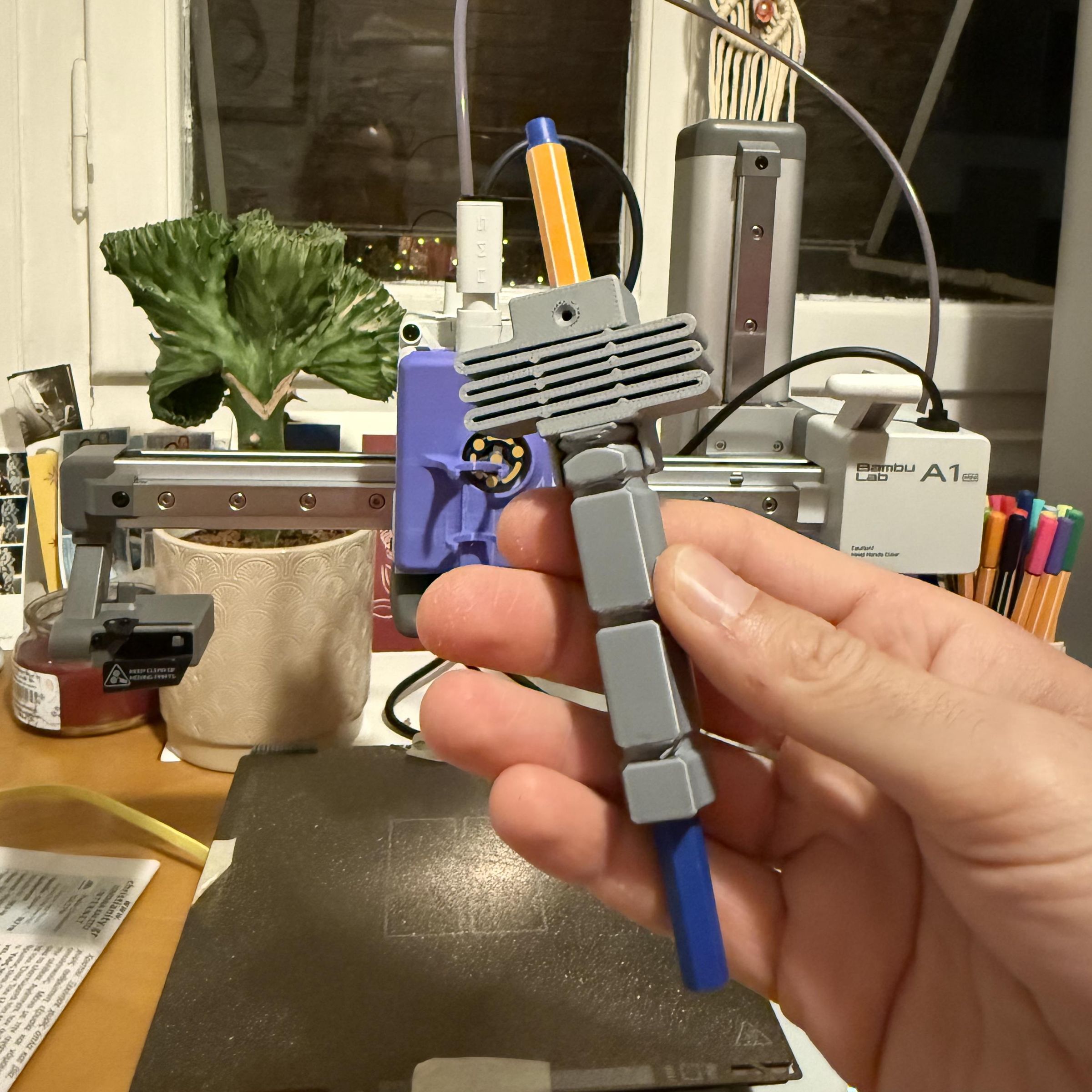 Bambu_Lab_A1_mini_3d_plotter_xyz_pen_holder.jpg