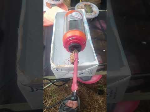 Beer can cooling by spinning it on Ice