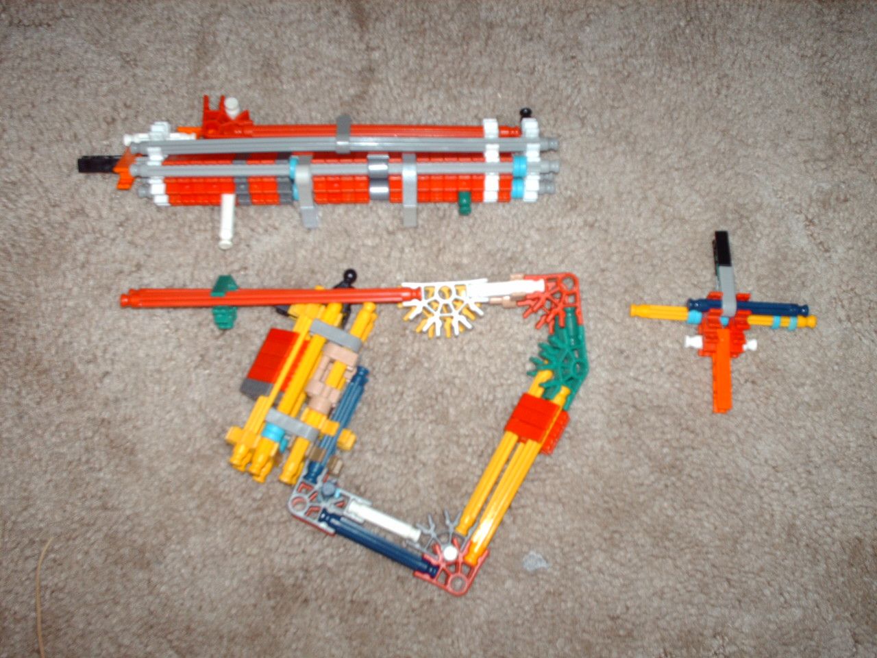 C:\Documents and Settings\Dave\My Documents\My Pictures\Knex AP2\Knex AP2 006.jpg