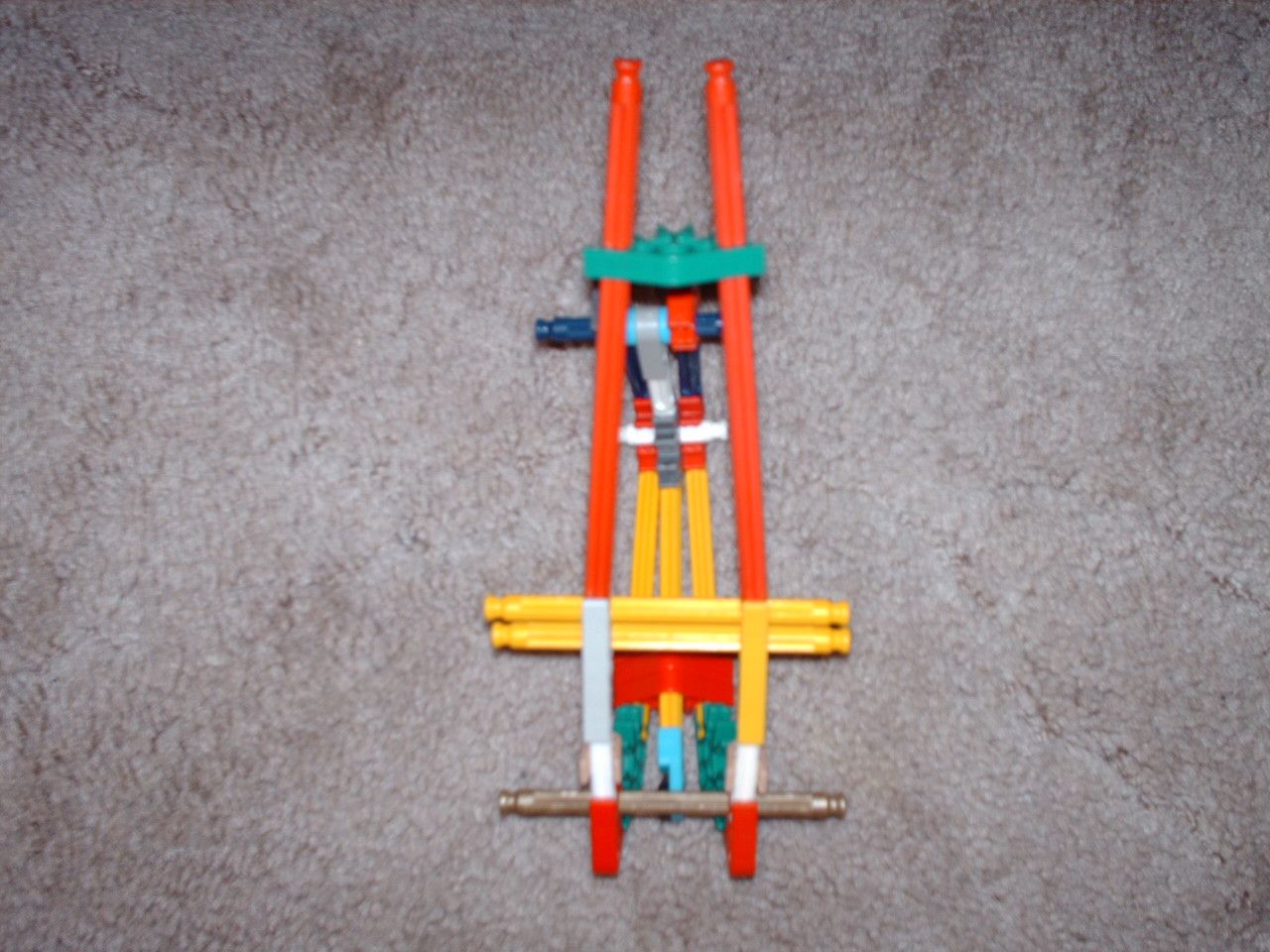 C:\Documents and Settings\Dave\My Documents\My Pictures\Knex AP2\Knex AP2 019.jpg