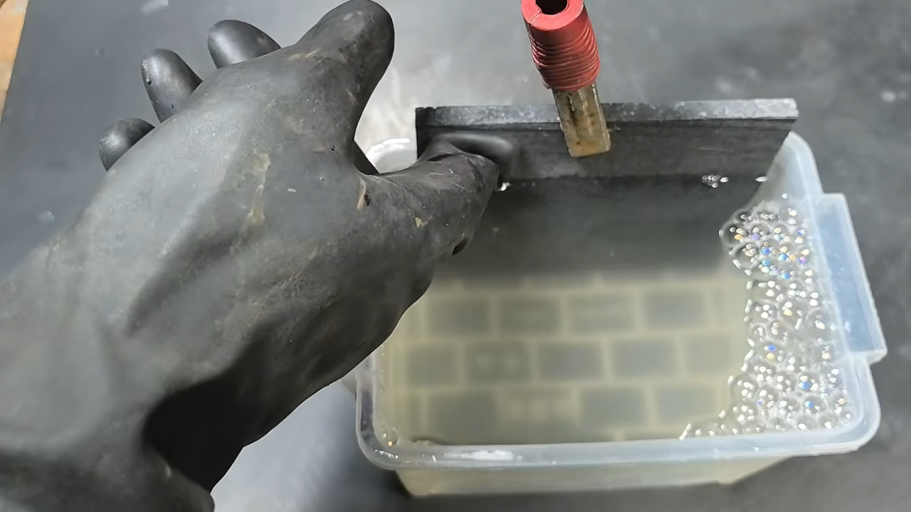 Cheap &amp; Acid-Free Zinc Plating! Electroplating &amp; Restoration Tips 7-6 screenshot.png