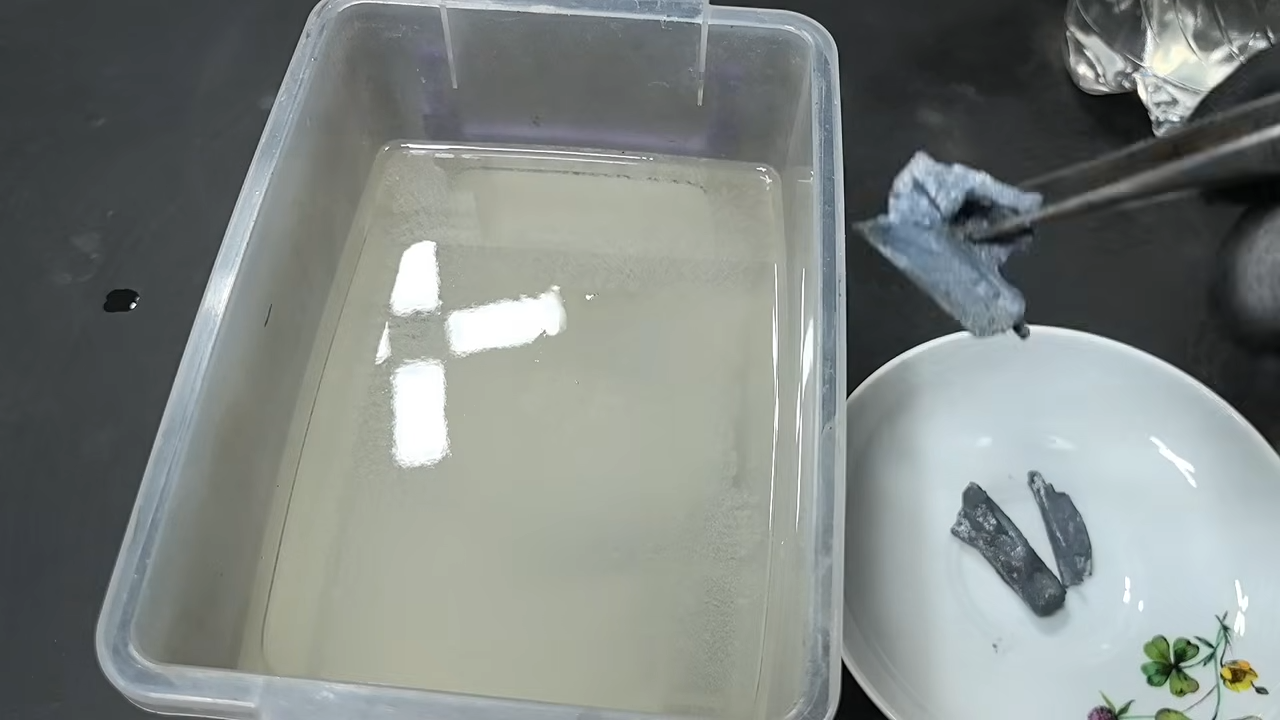 Cheap &amp; Acid-Free Zinc Plating! Electroplating &amp; Restoration Tips 3-6 screenshot.png