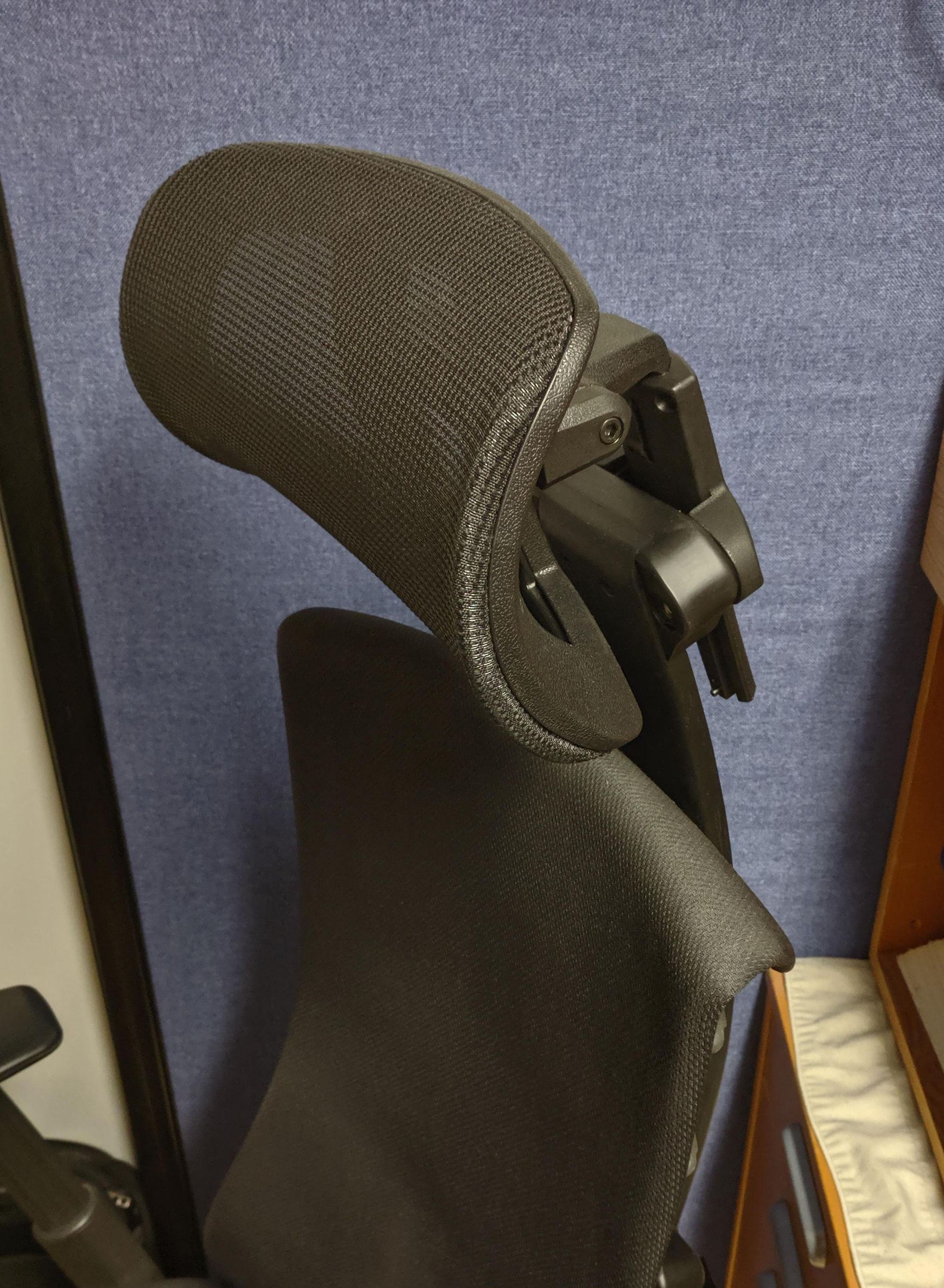 Closeup of Mounted Headrest.jpg