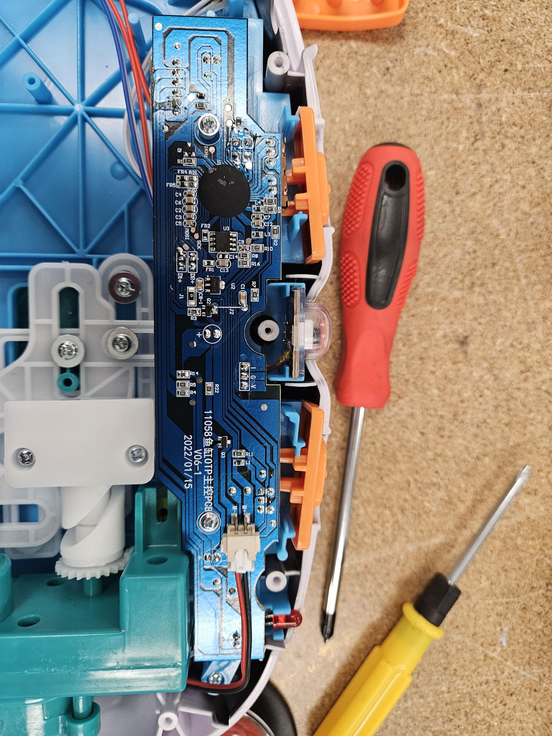 Closeup_of_circuitboard_2.jpg