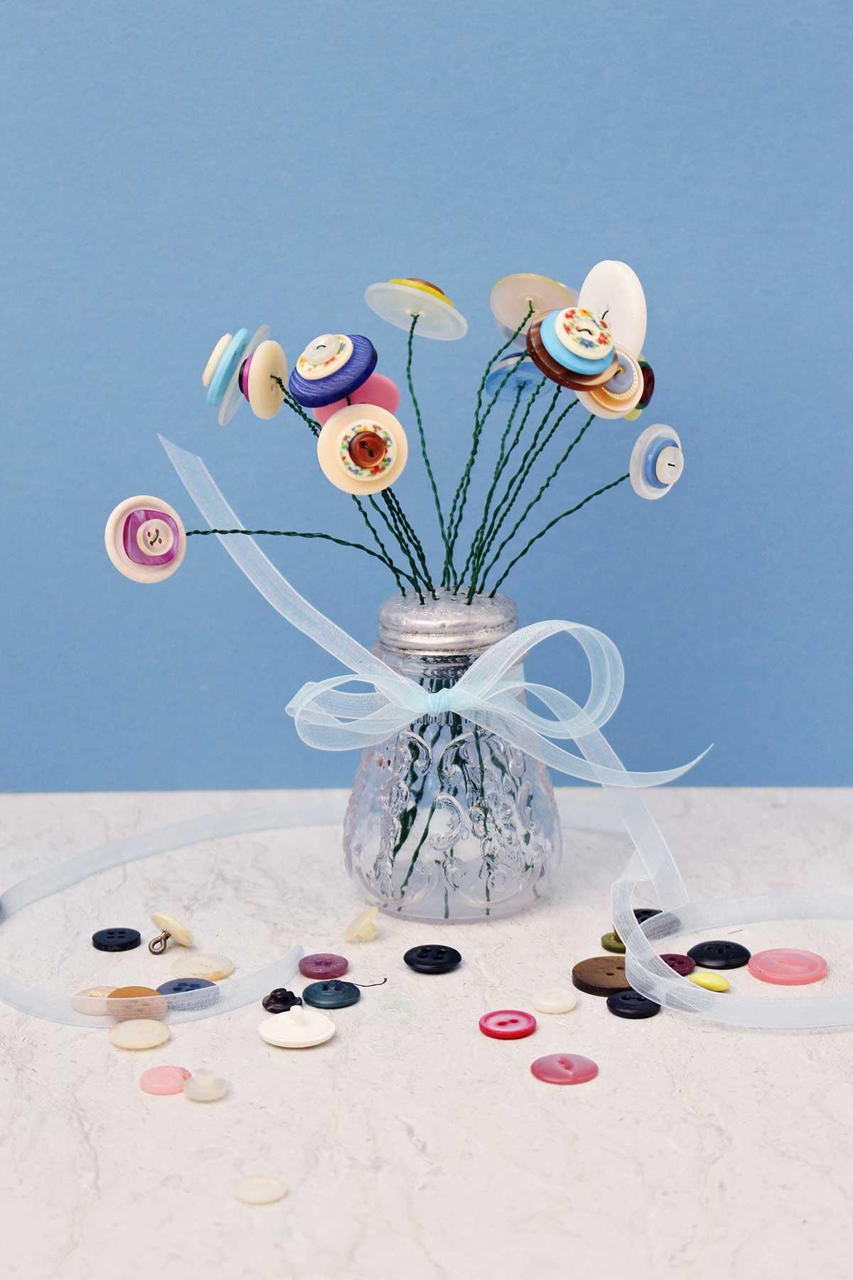 Cute-Button-Flowers-in-a-Salt-Shaker-DIY-14.jpg