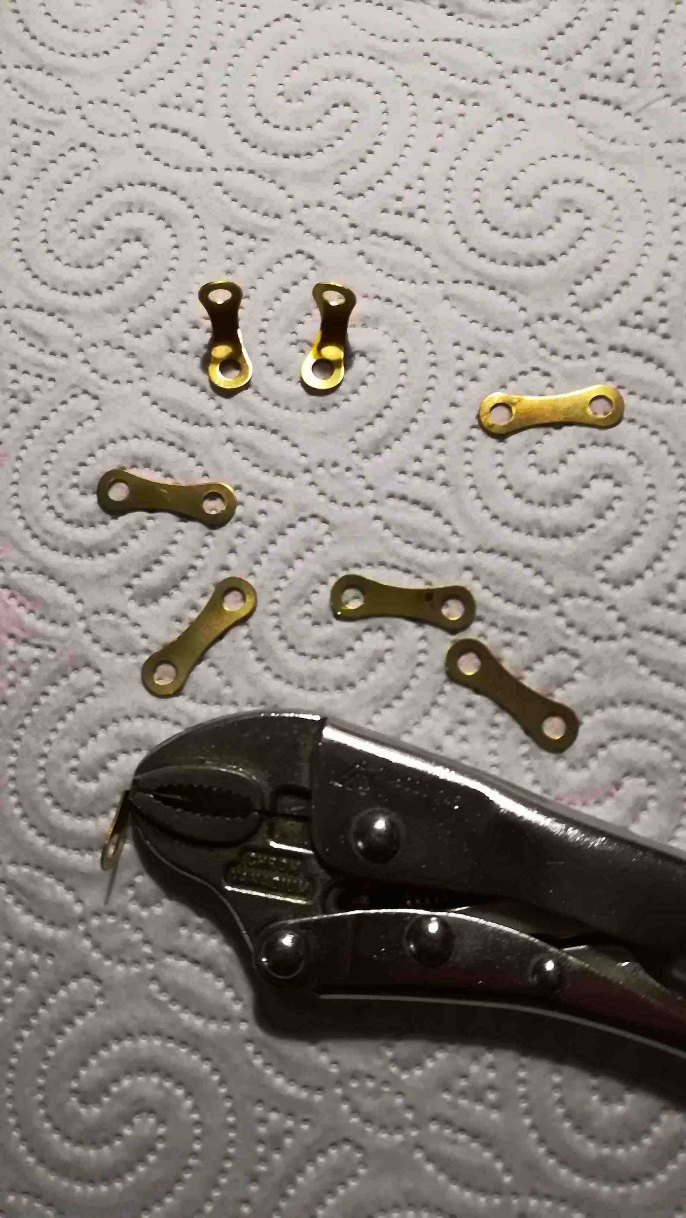 D-decorating-clamps-1.jpg