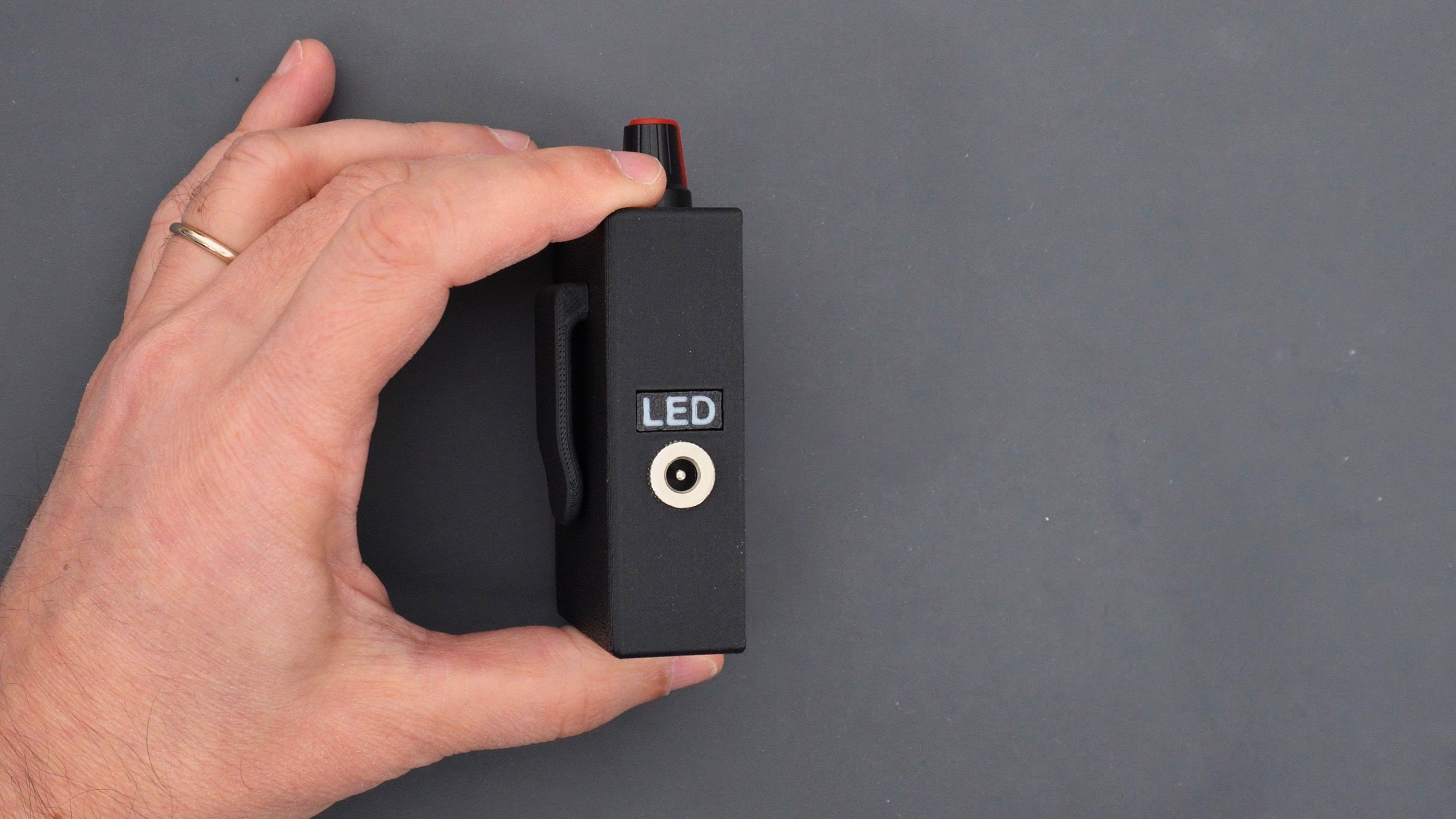 DIY Portable LED Ring Light with Quick Release (3D Printed)18.png