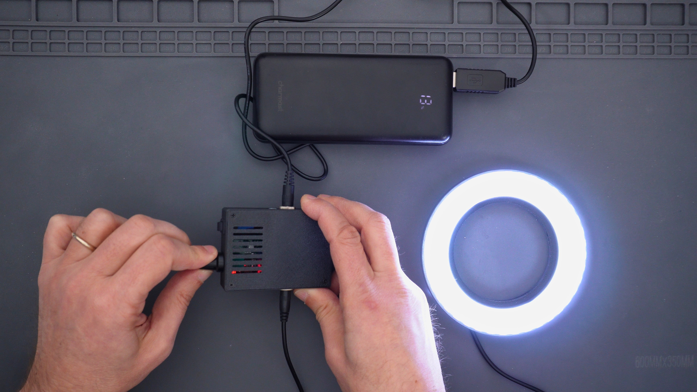 DIY Portable LED Ring Light with Quick Release (3D Printed)19.png