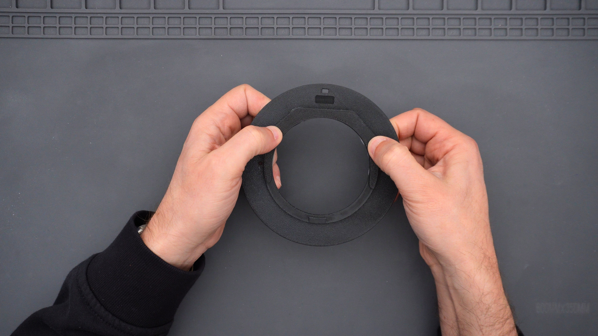 DIY Portable LED Ring Light with Quick Release (3D Printed)3.png