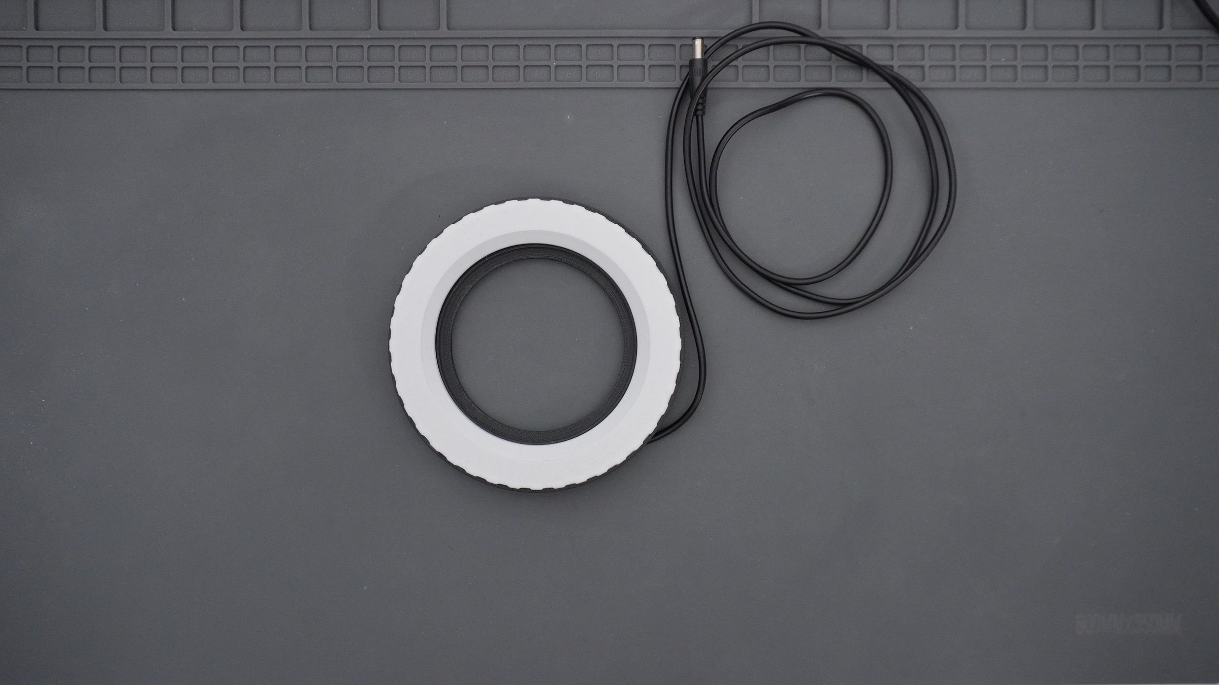 DIY Portable LED Ring Light with Quick Release (3D Printed)9.jpg