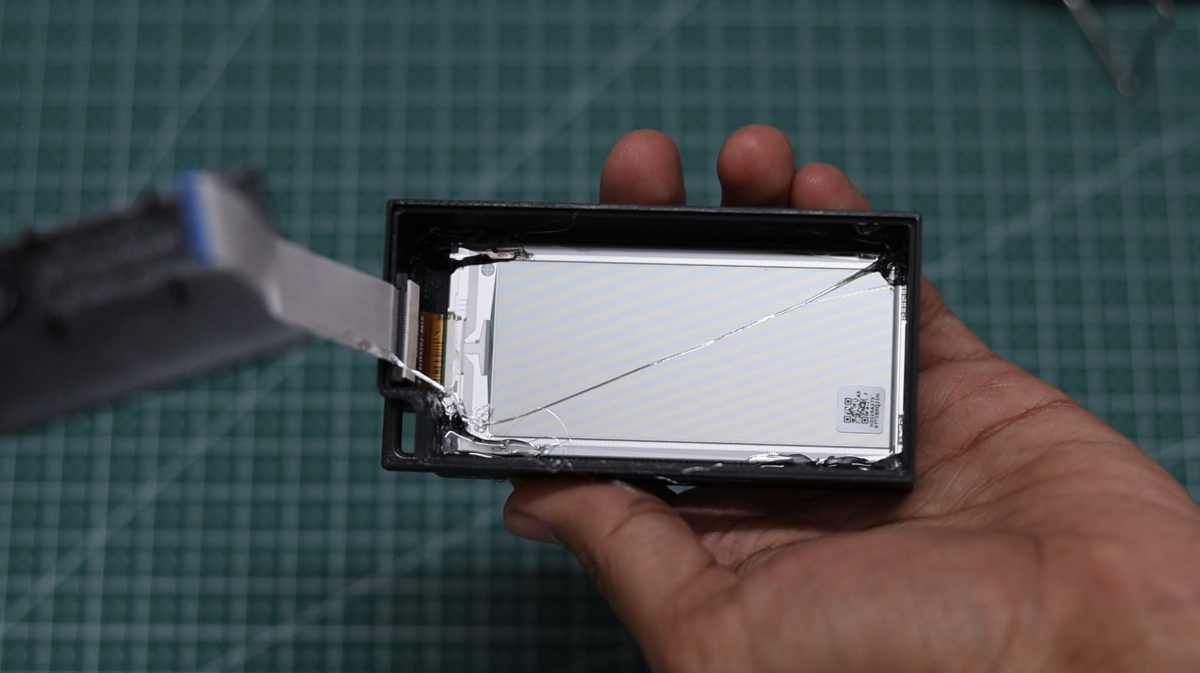 Display_Hot_Glue.png