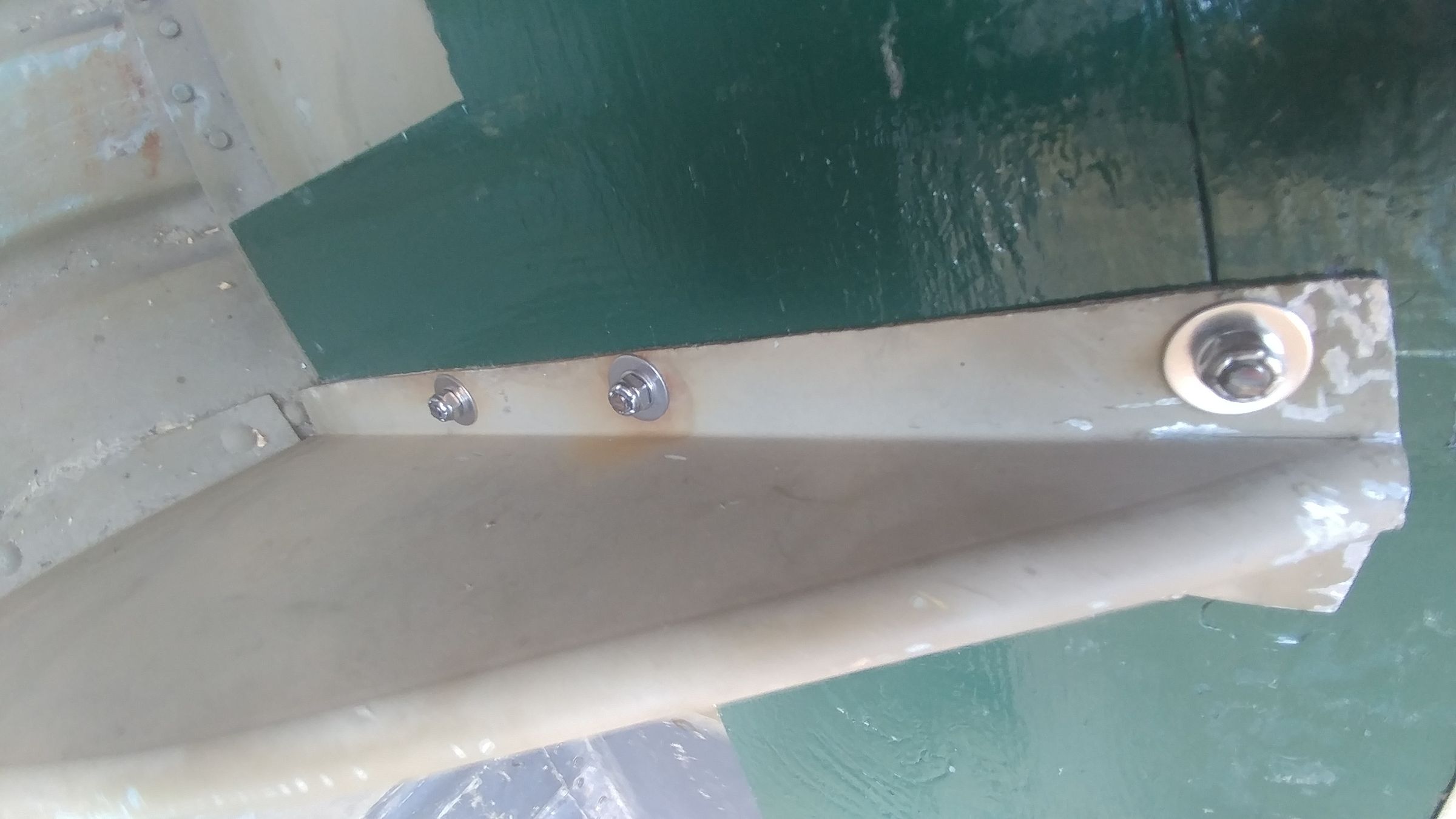 F5 new transom bolts.jpg