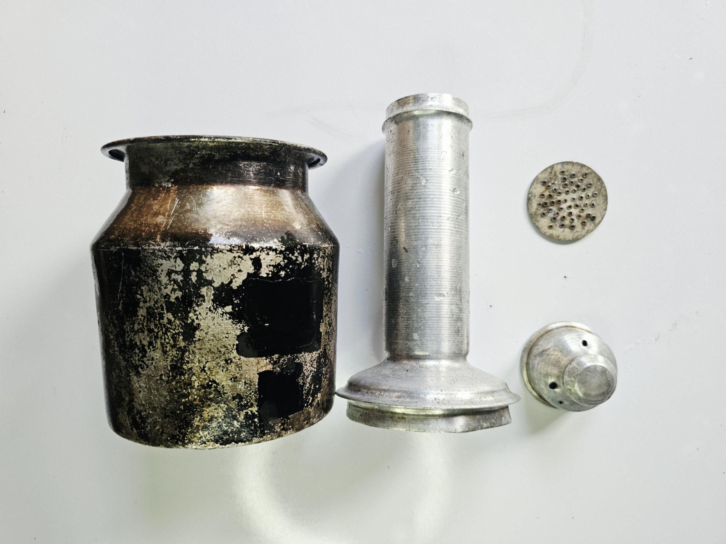F9G83WIMPX8M2QU.jpg