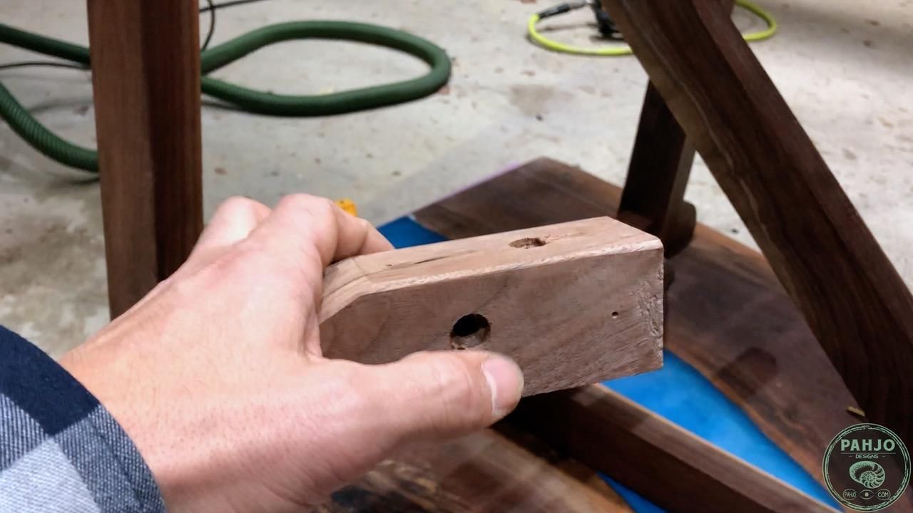 How to Attach Table Top to Base-1.jpg