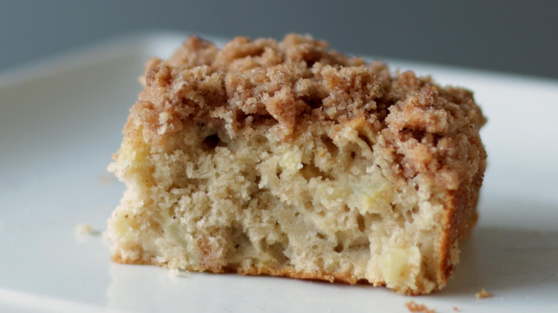 How to make apple streusel coffee cake easy apple crumble coffee cake recipe.jpg