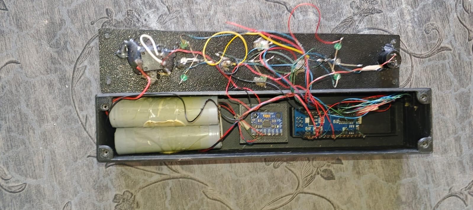 Internal Picture of digital leveling machine.jpeg
