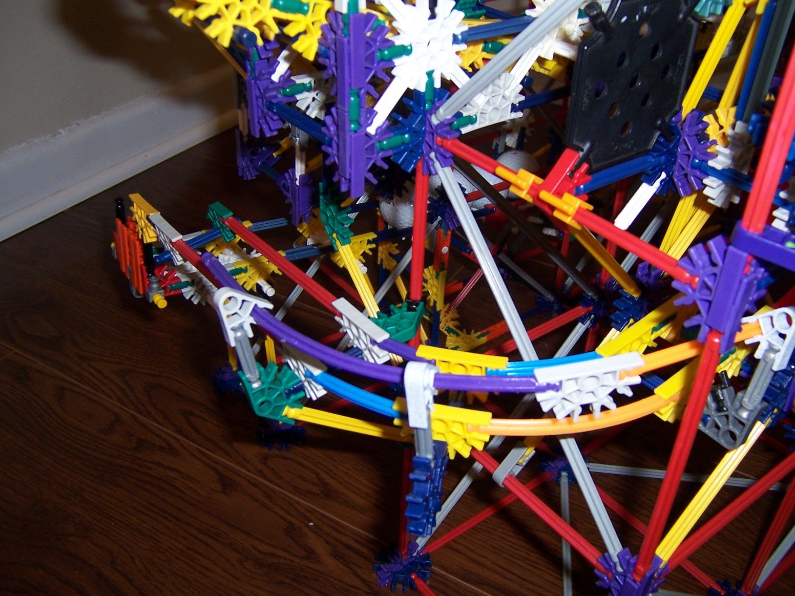 Knex Ball Machine Parallax 088.jpg
