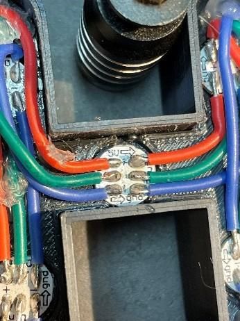 LED mit Heisskleber 2.jpg