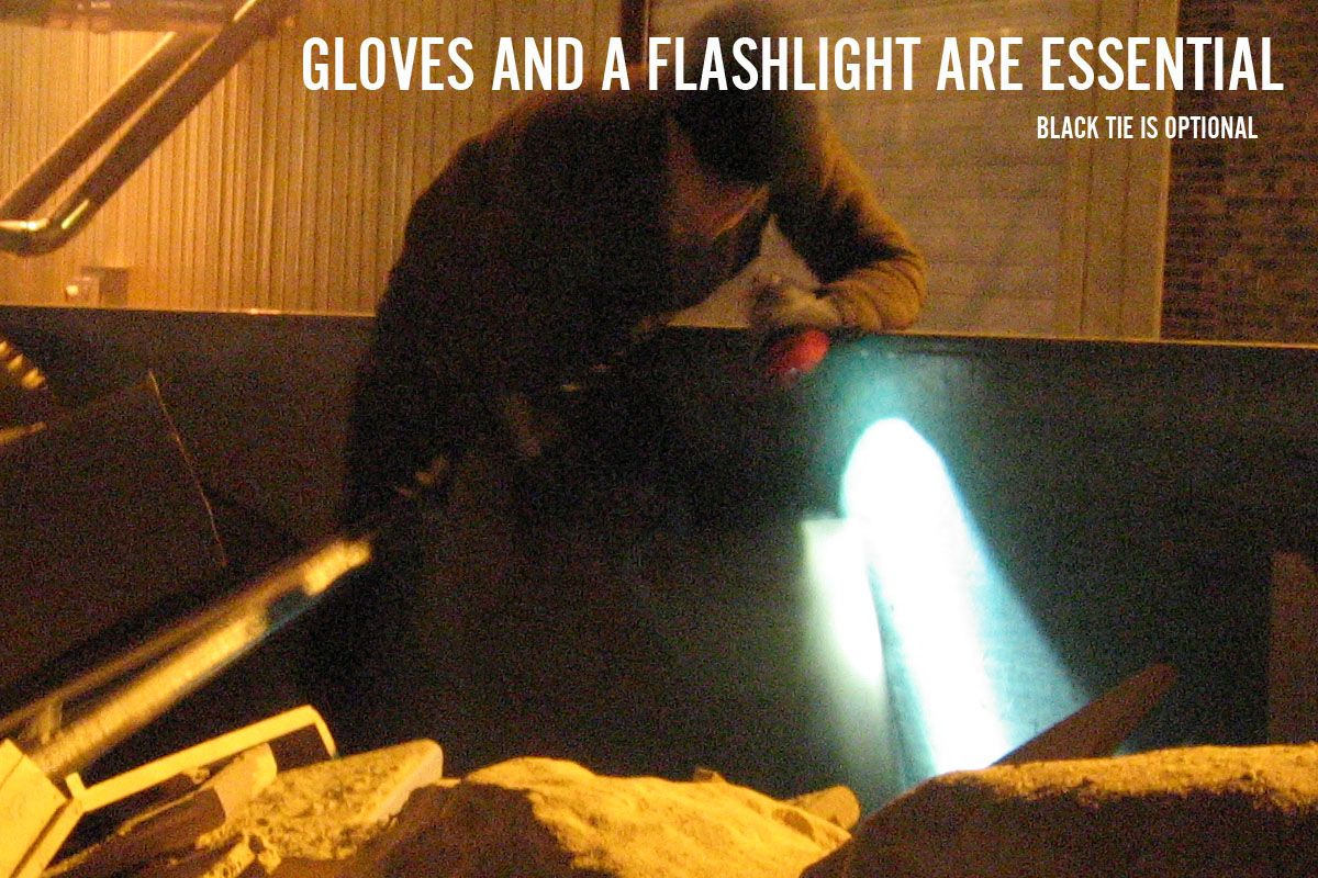 MATERIALS_0006_Gloves_And_Flashlight.jpg