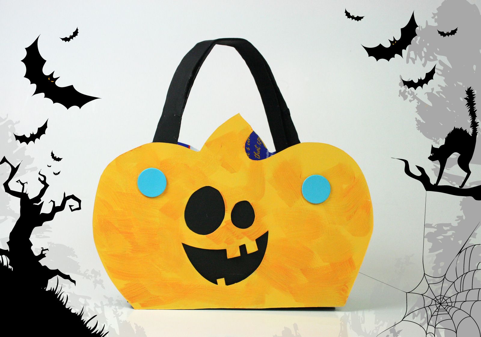 Makedo-Pumpkin-Candy-Holder-hero-plus-x1600.jpg