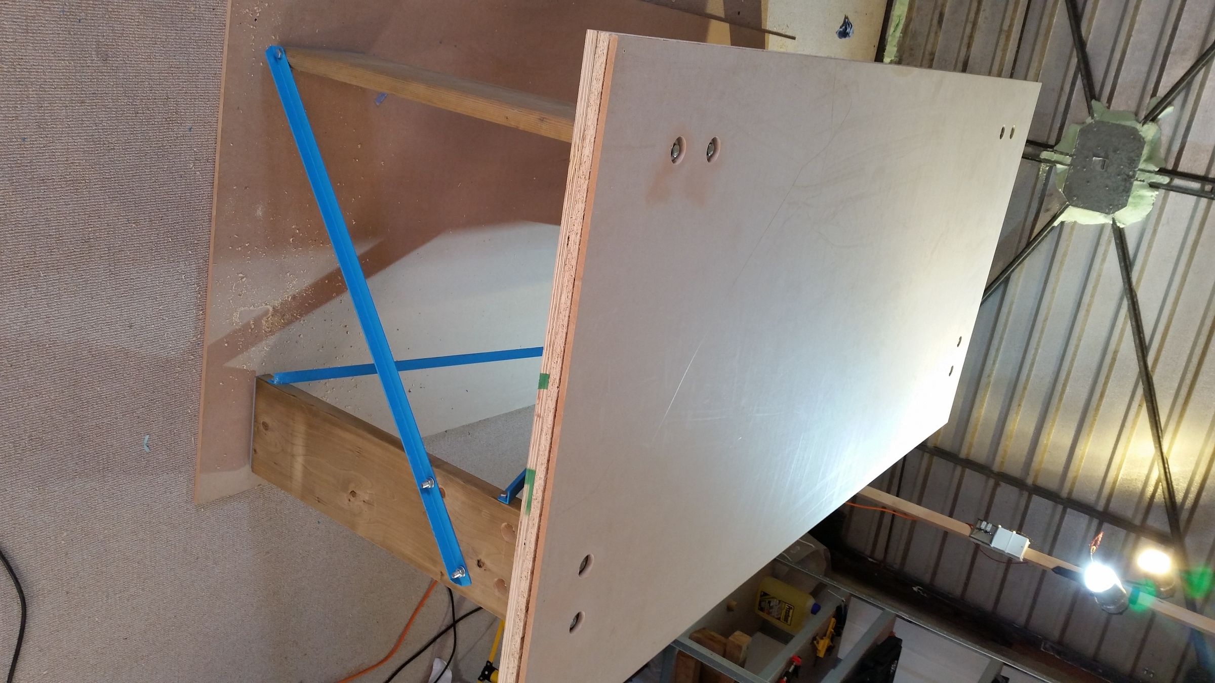 Middle MDF layer has holes cut to clear bolt heads &amp; washers.jpg