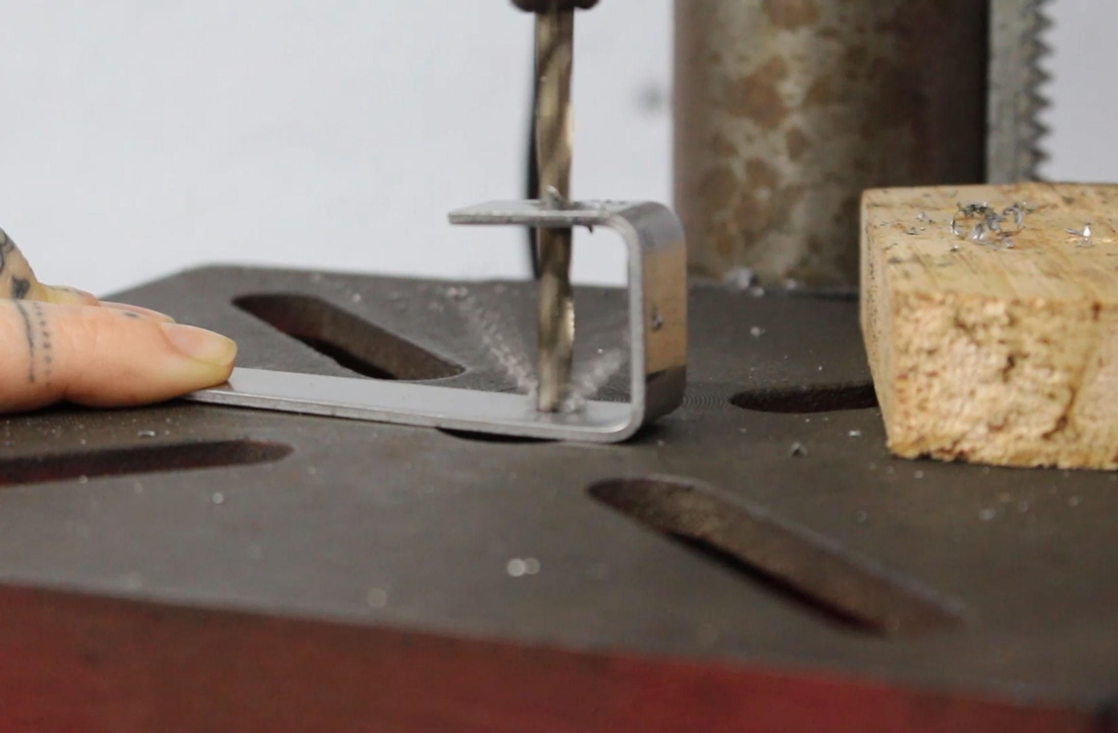 P5-kitchen-hook-rack-fixation3.jpg