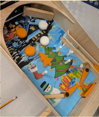 Pinball machine.png