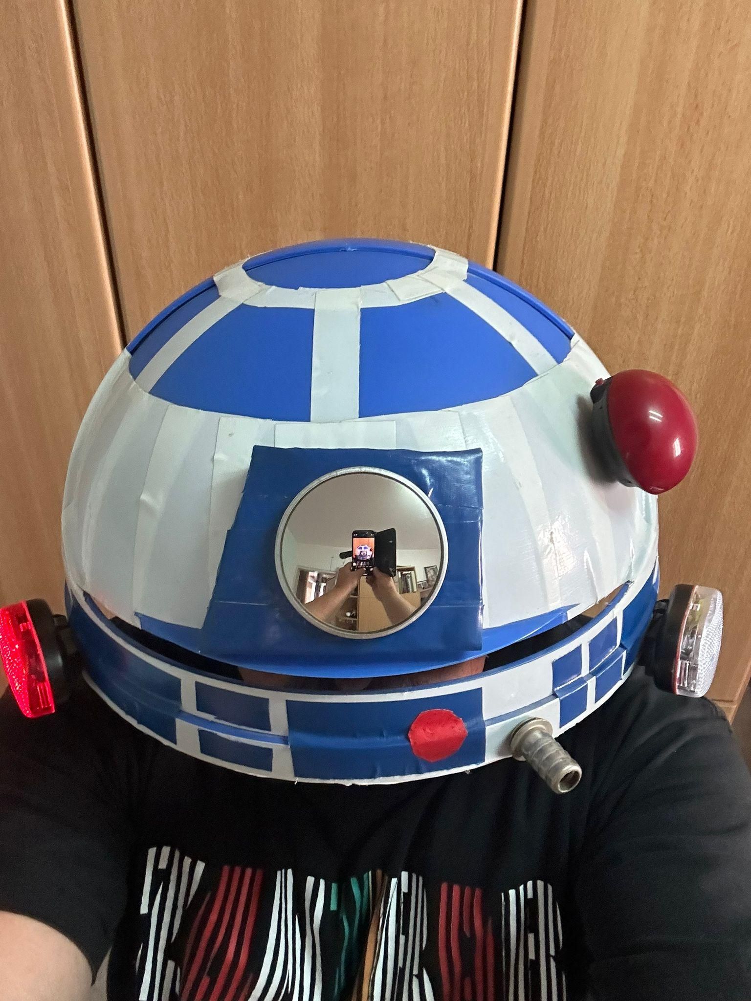 R2D2 08.jpg