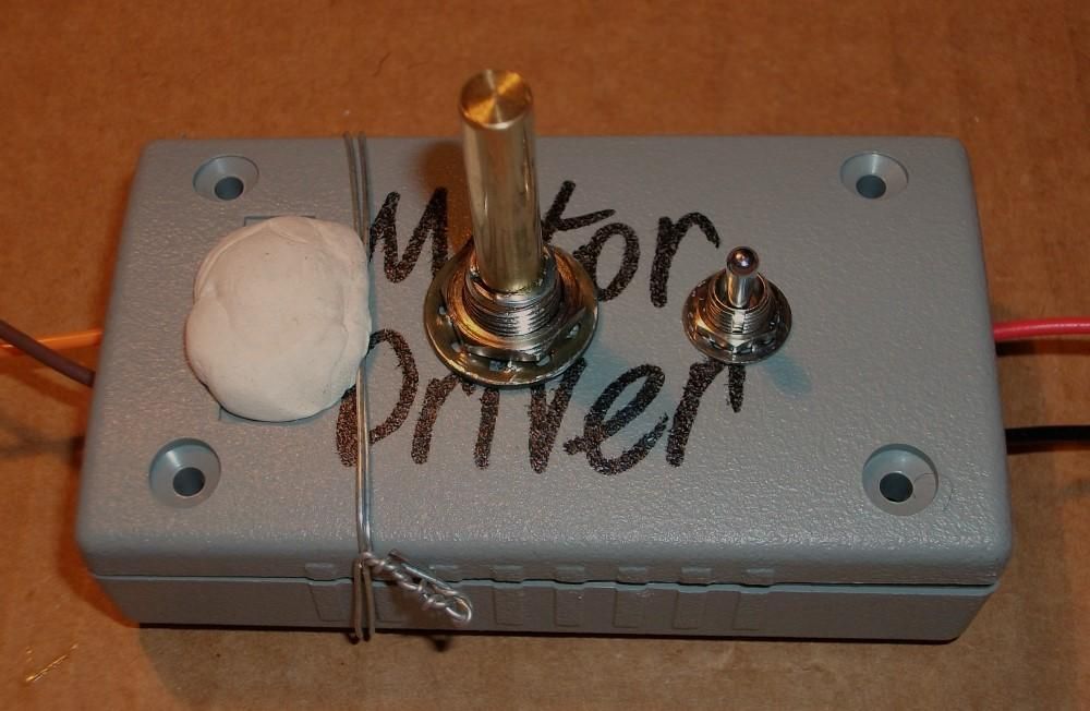 Resistor Motor Driver 05 Step 03 Encasement.jpg