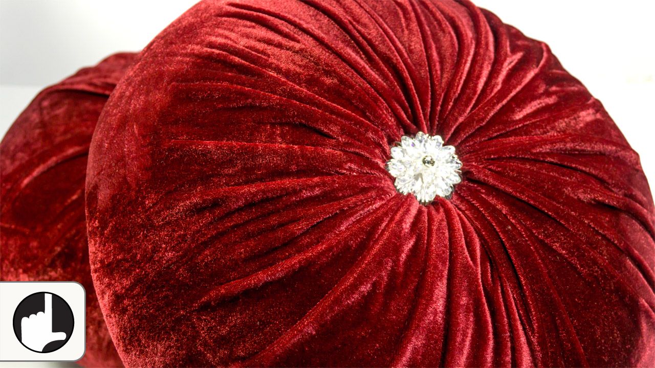 Round-Pleated-Pillows-DIY-Home-Decor-handiworks-logo.jpg