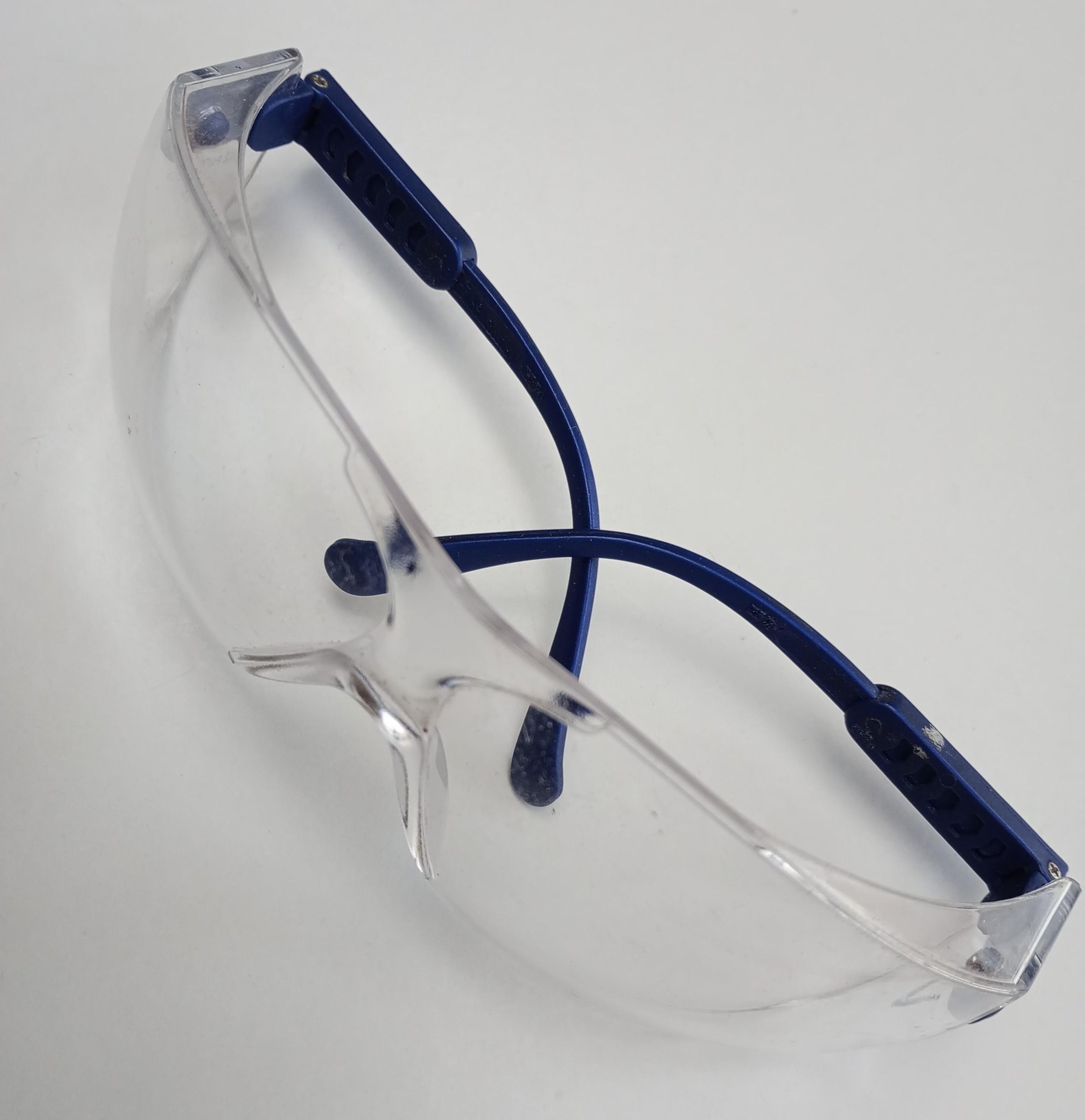 Safety glasses.jpg