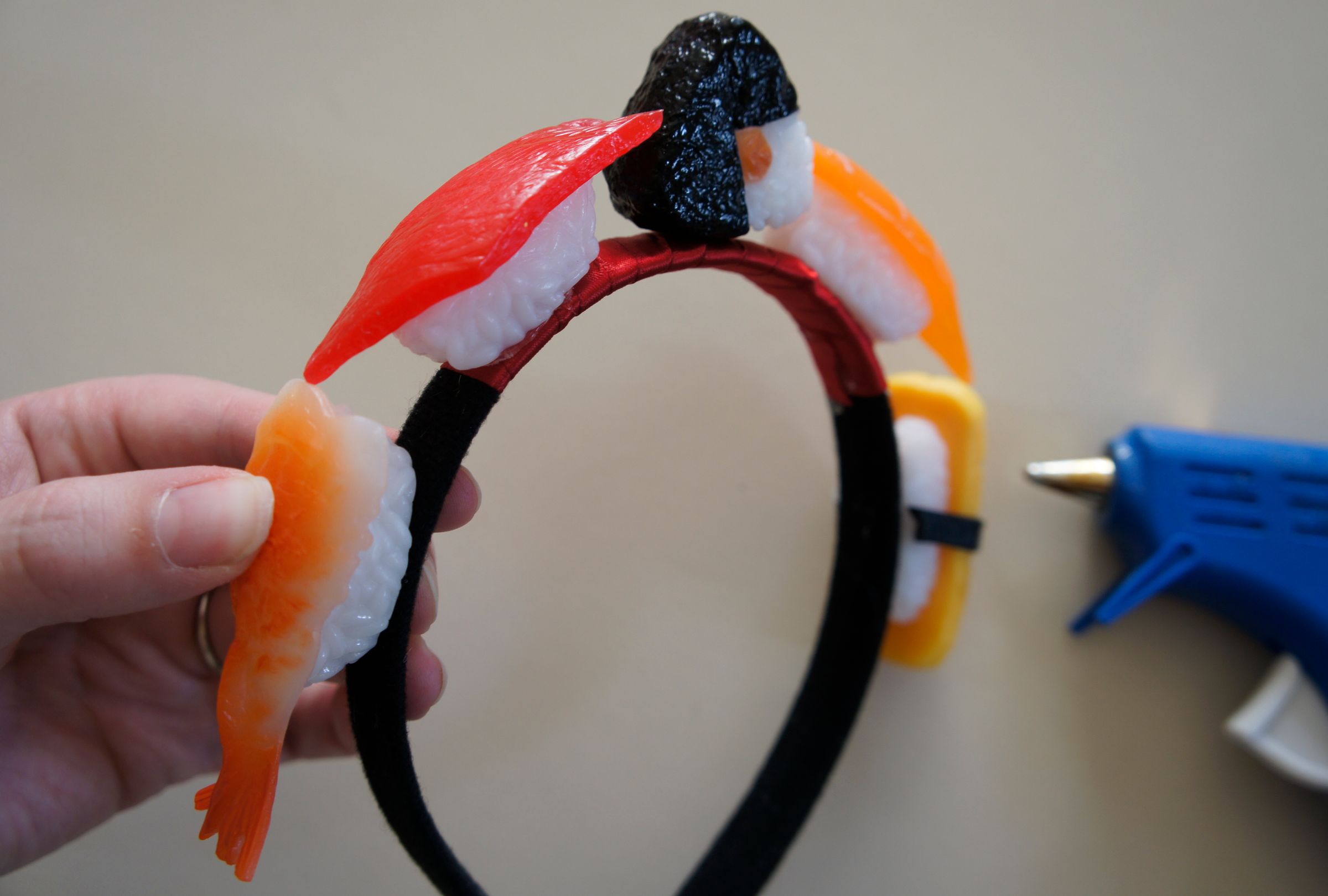 Step #5_hot glue 06.jpg