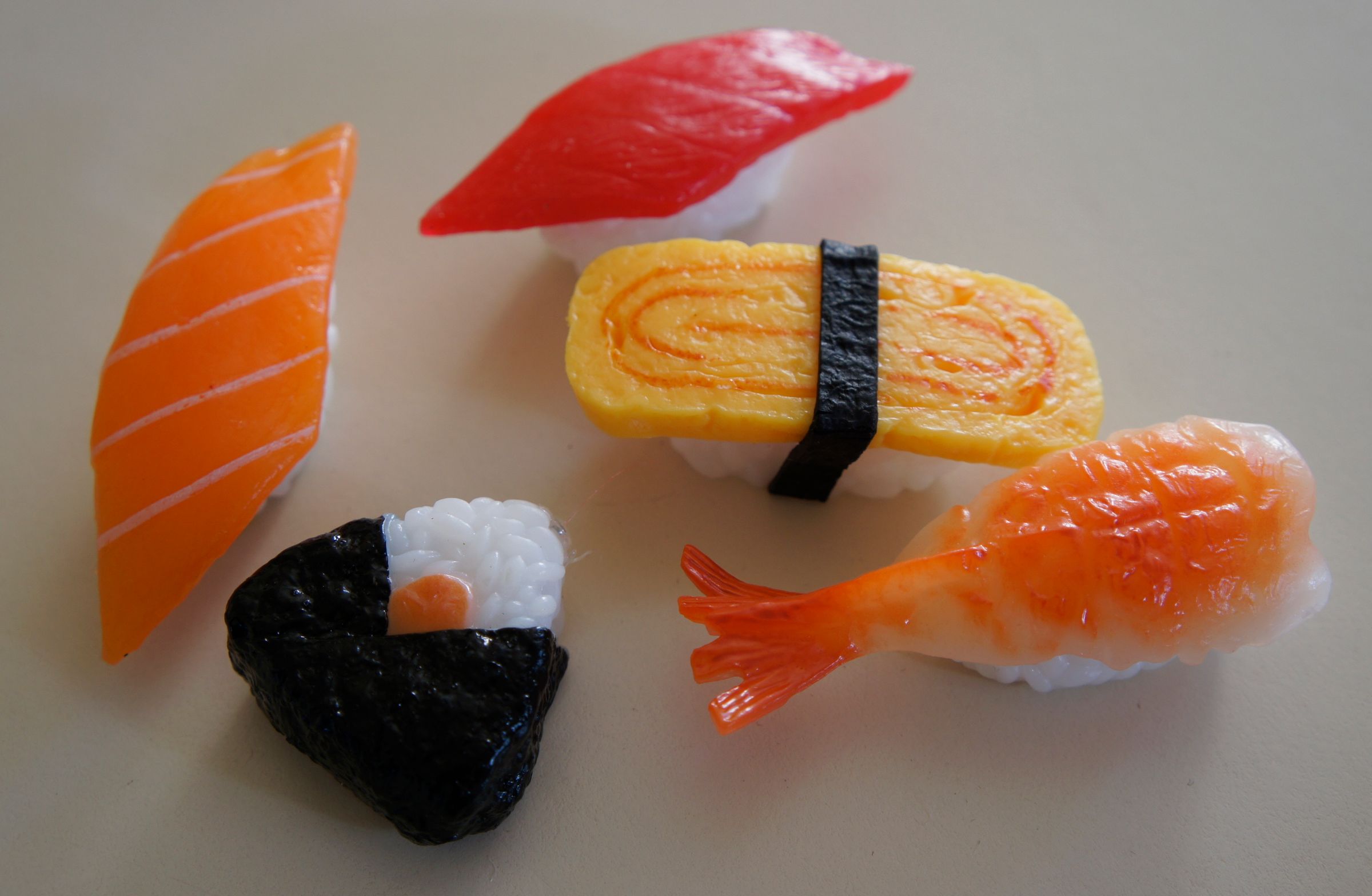 Sushis arranged.jpg