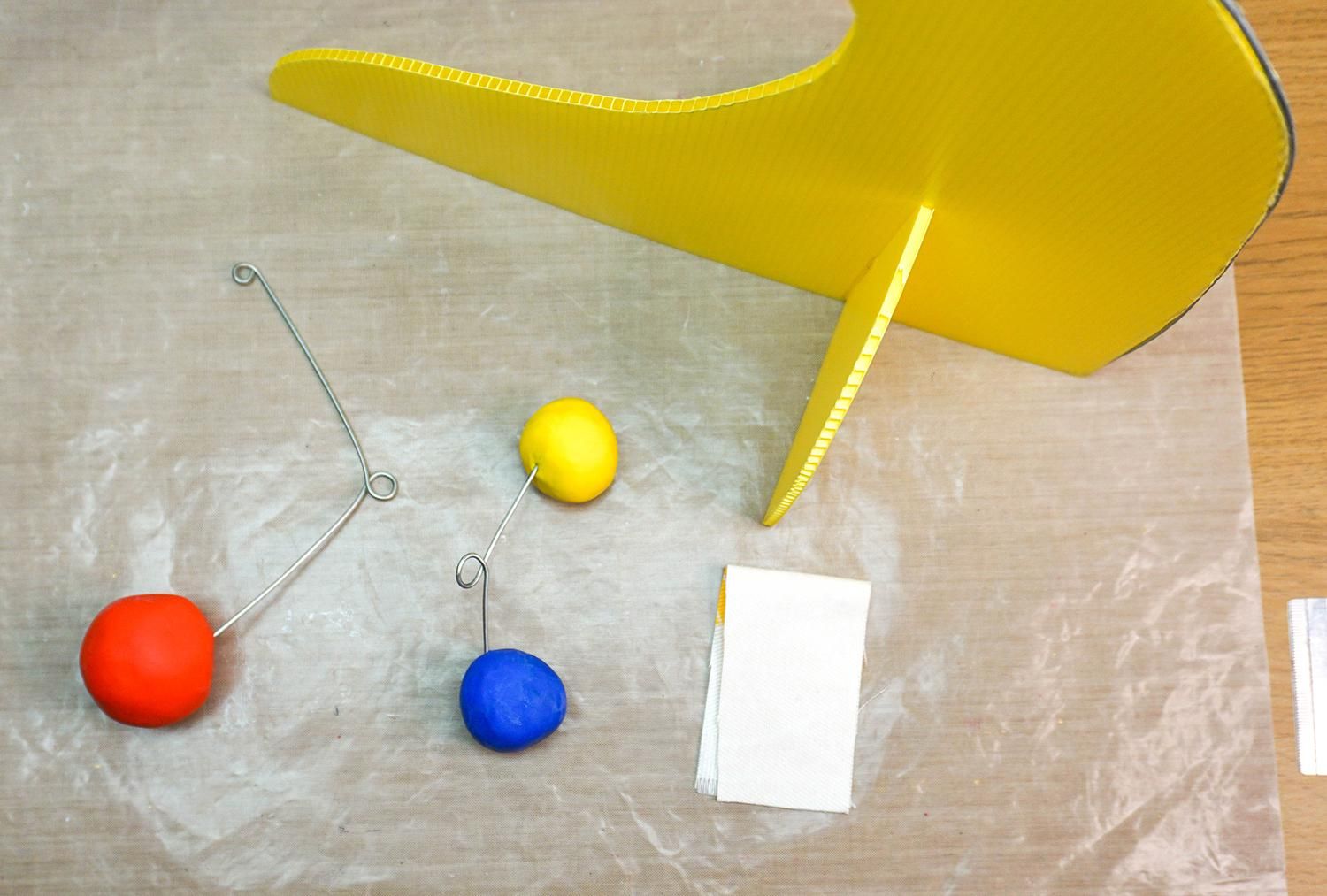 Table Mobile 3b.jpg