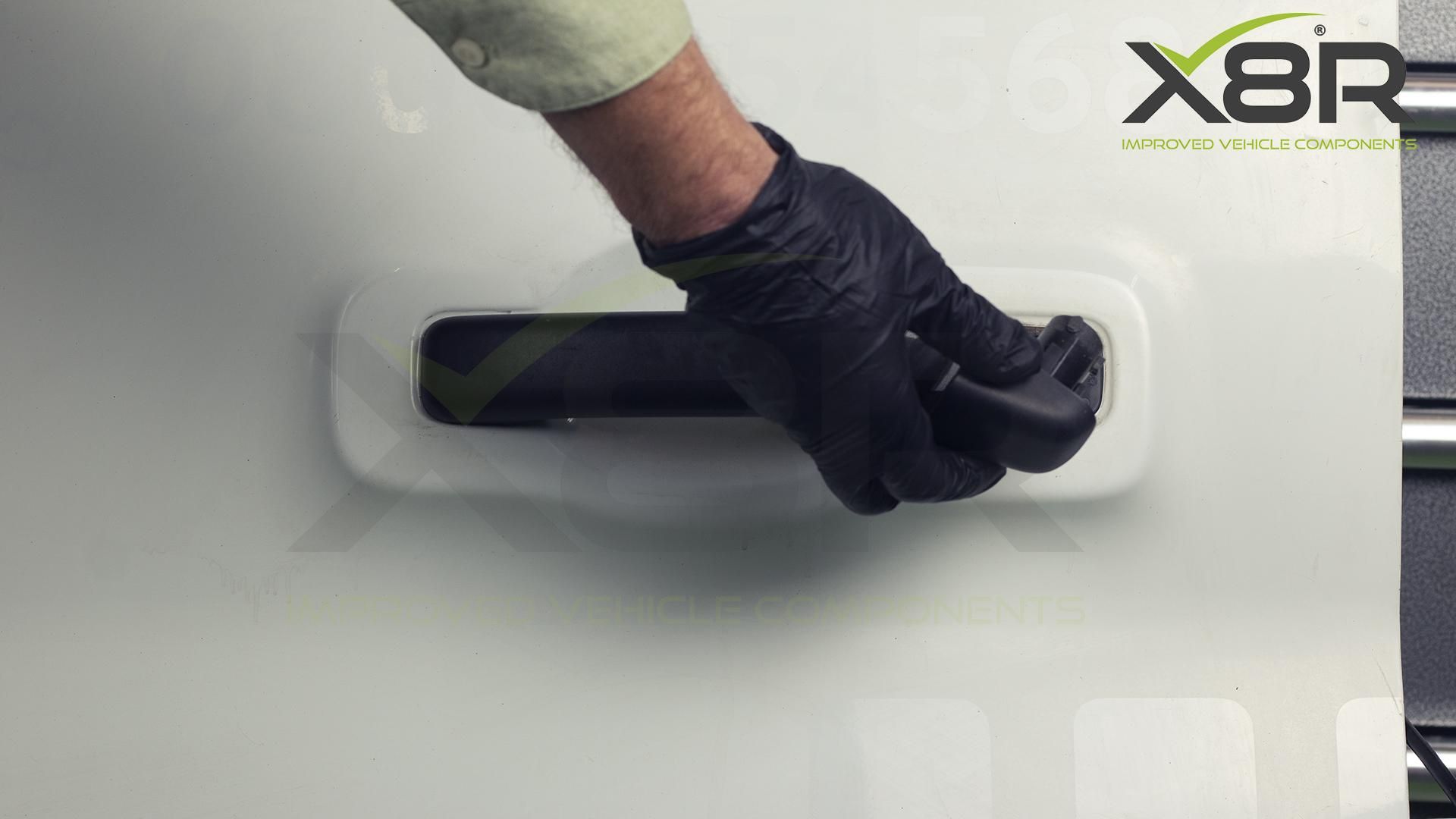 X8R0238 UD remove exterior handle 1.jpg